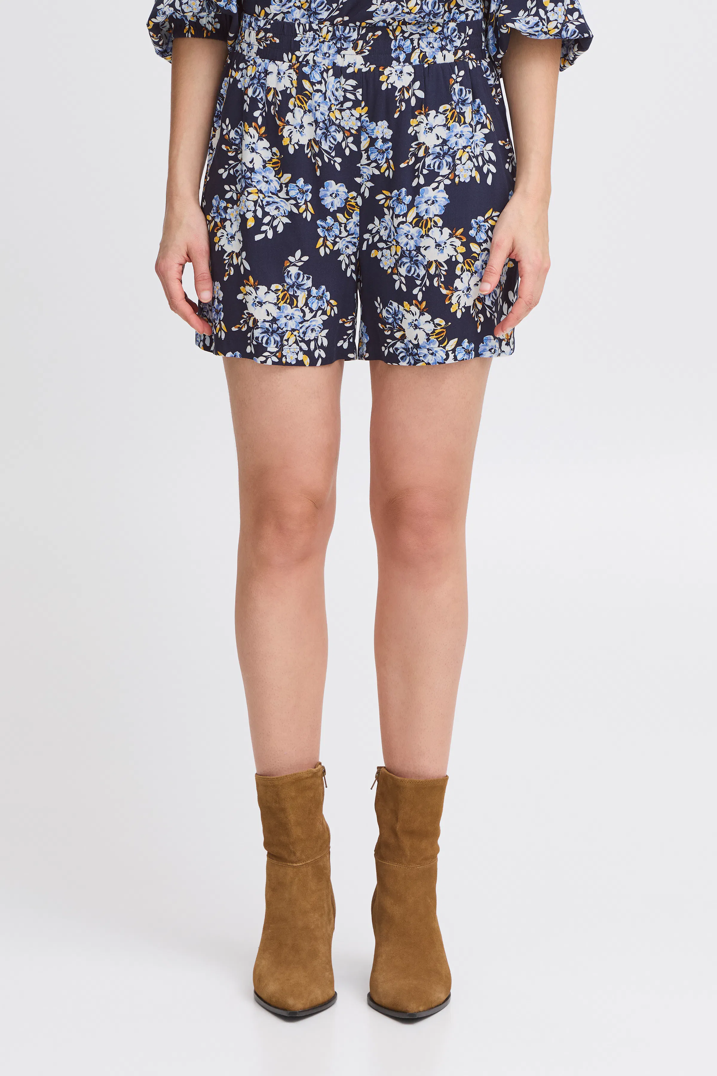 BYMMJOELLA Shorts LOOKBOOK FRONT 20816519-204600