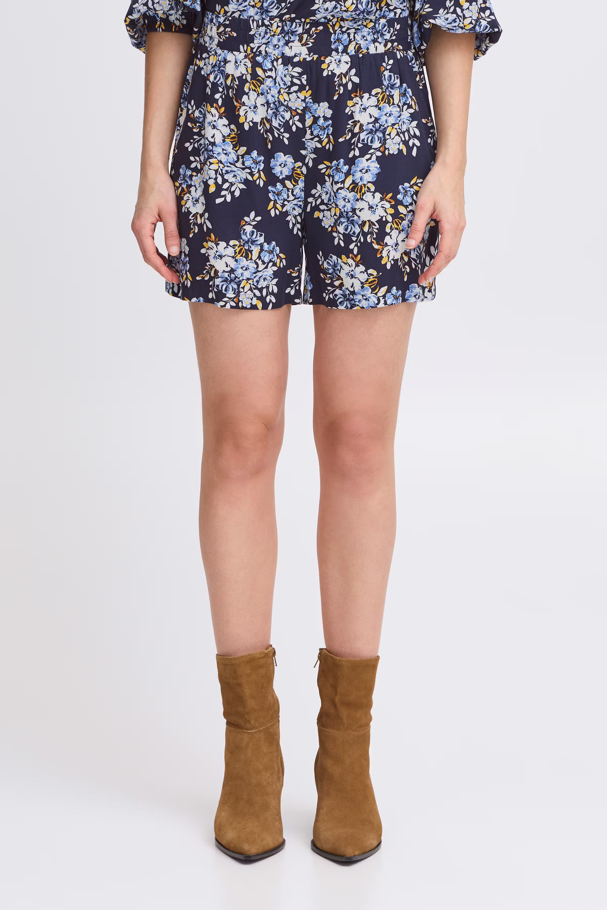 BYMMJOELLA Shorts LOOKBOOK FRONT 20816519-204600