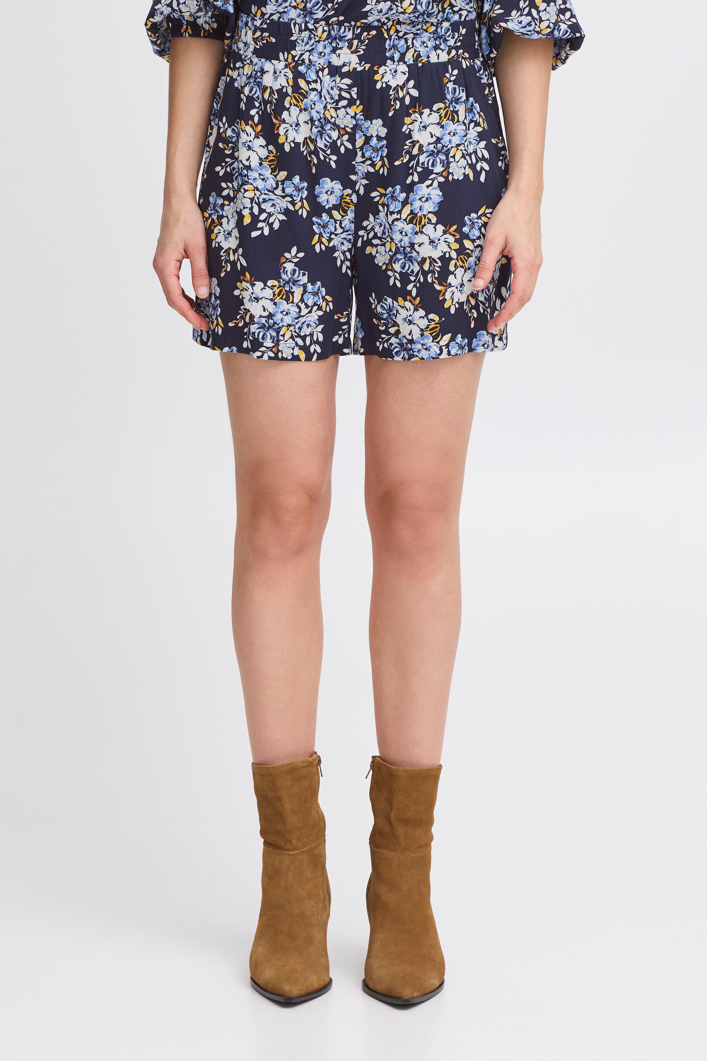 BYMMJOELLA Shorts LOOKBOOK FRONT 20816519-204600