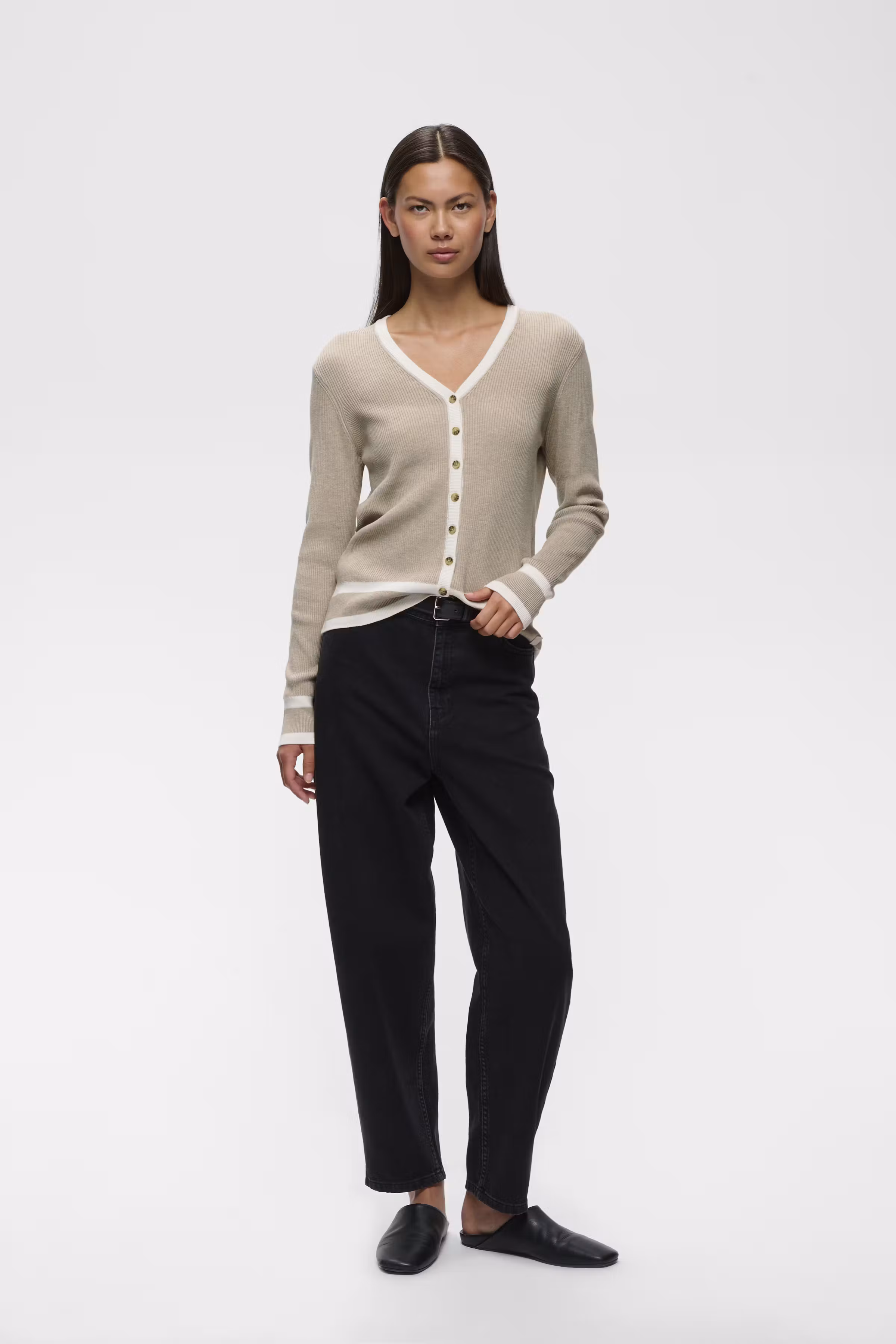 LeenahIW Cardigan LOOKBOOK FRONT 30110673-303486