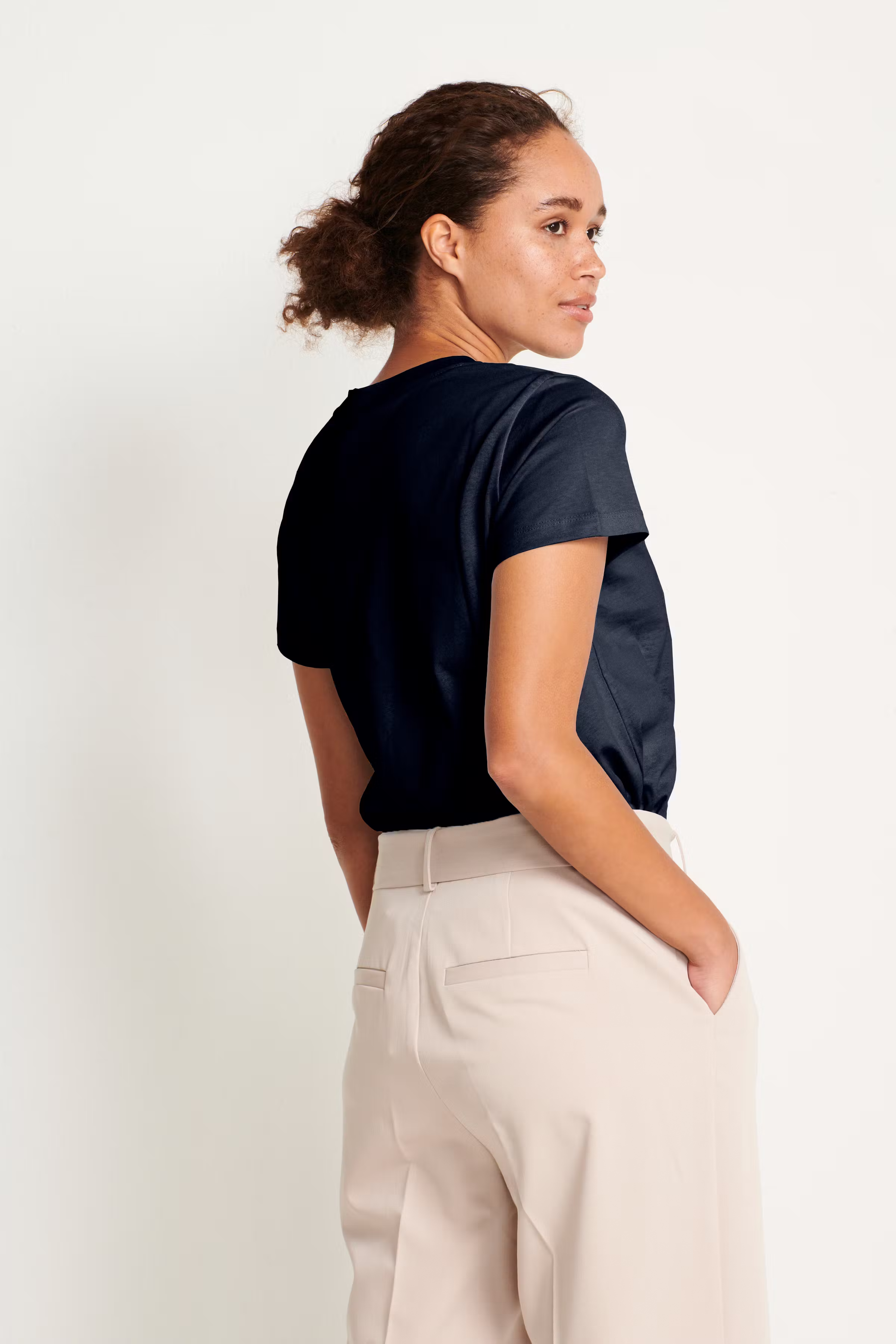 KAmarin T-shirt LOOKBOOK BACK 10506137-194020