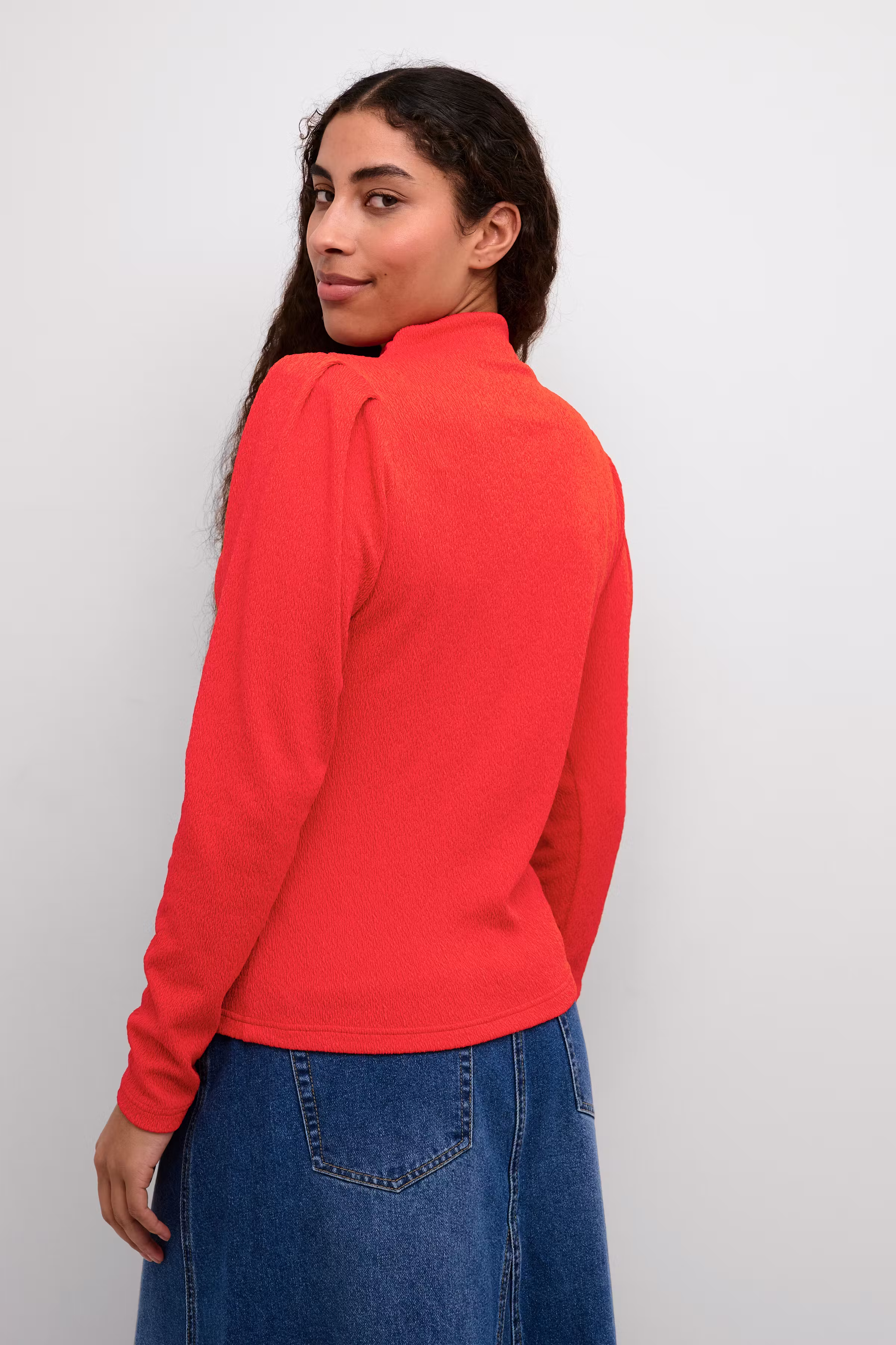 KArobin Blouse LOOKBOOK BACK 10509013-106693