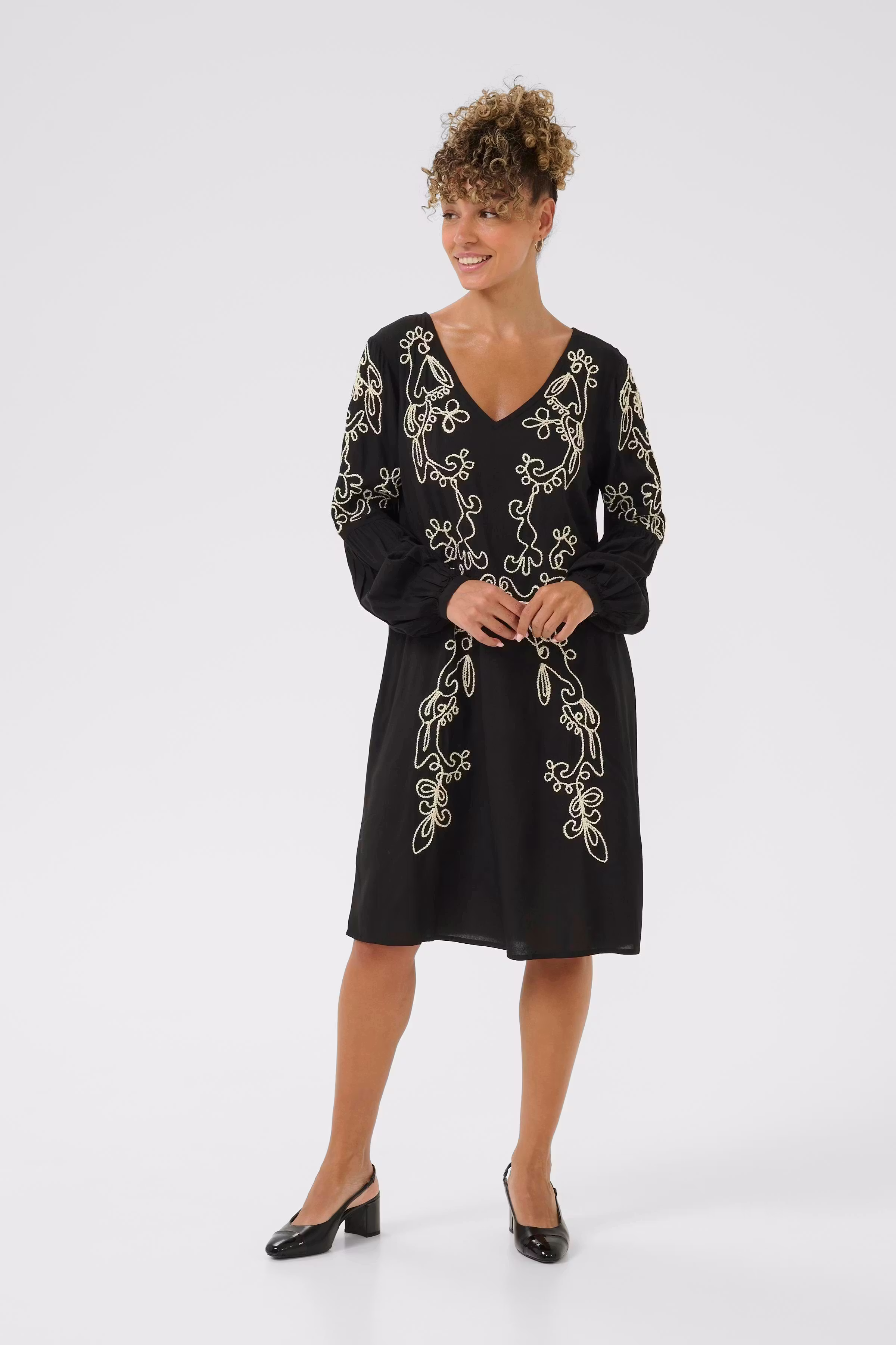 CRVivina Kleid LOOKBOOK FRONT 10614399-100120