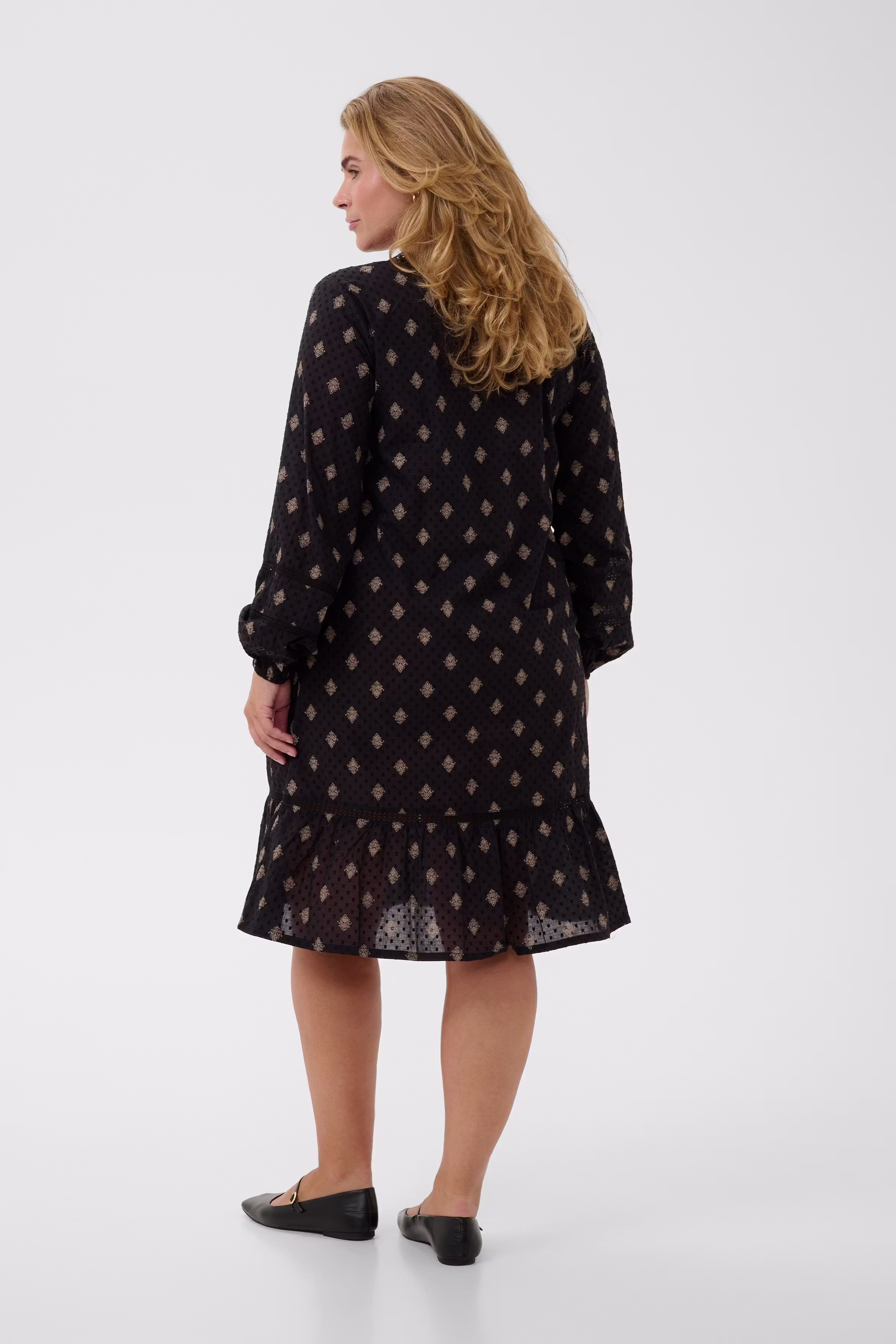 KCwily Dress LOOKBOOK BACK 10584246-109501