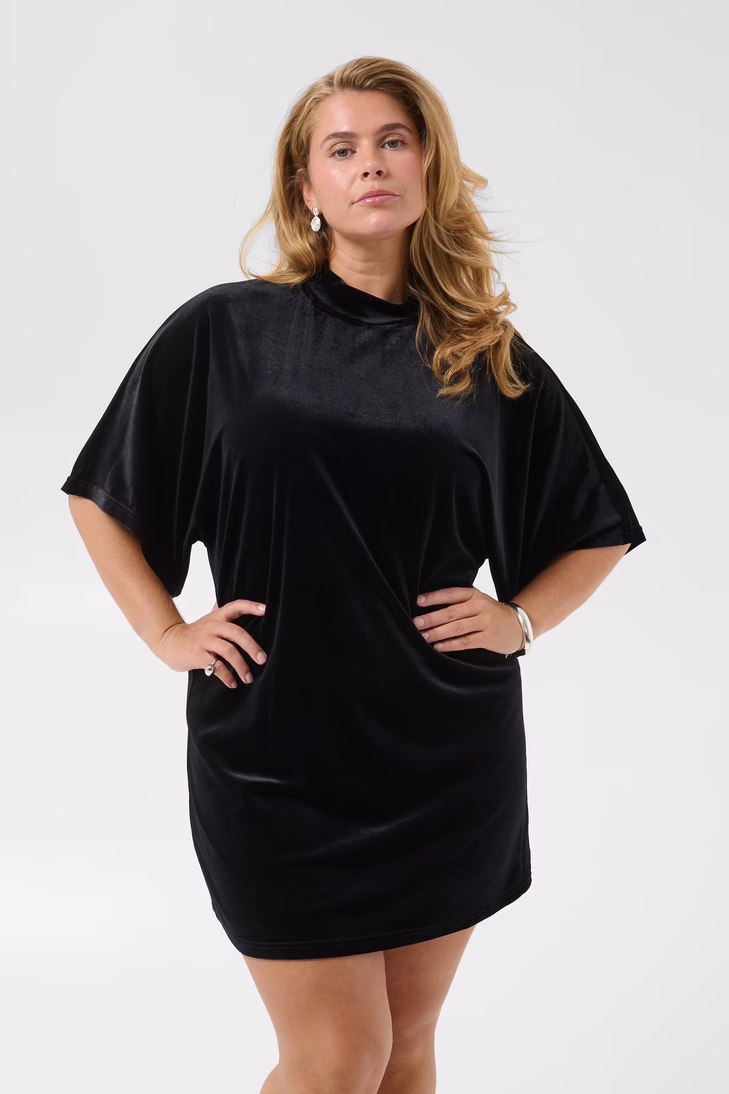 KCkally Kjole LOOKBOOK FRONT 10584643-100121