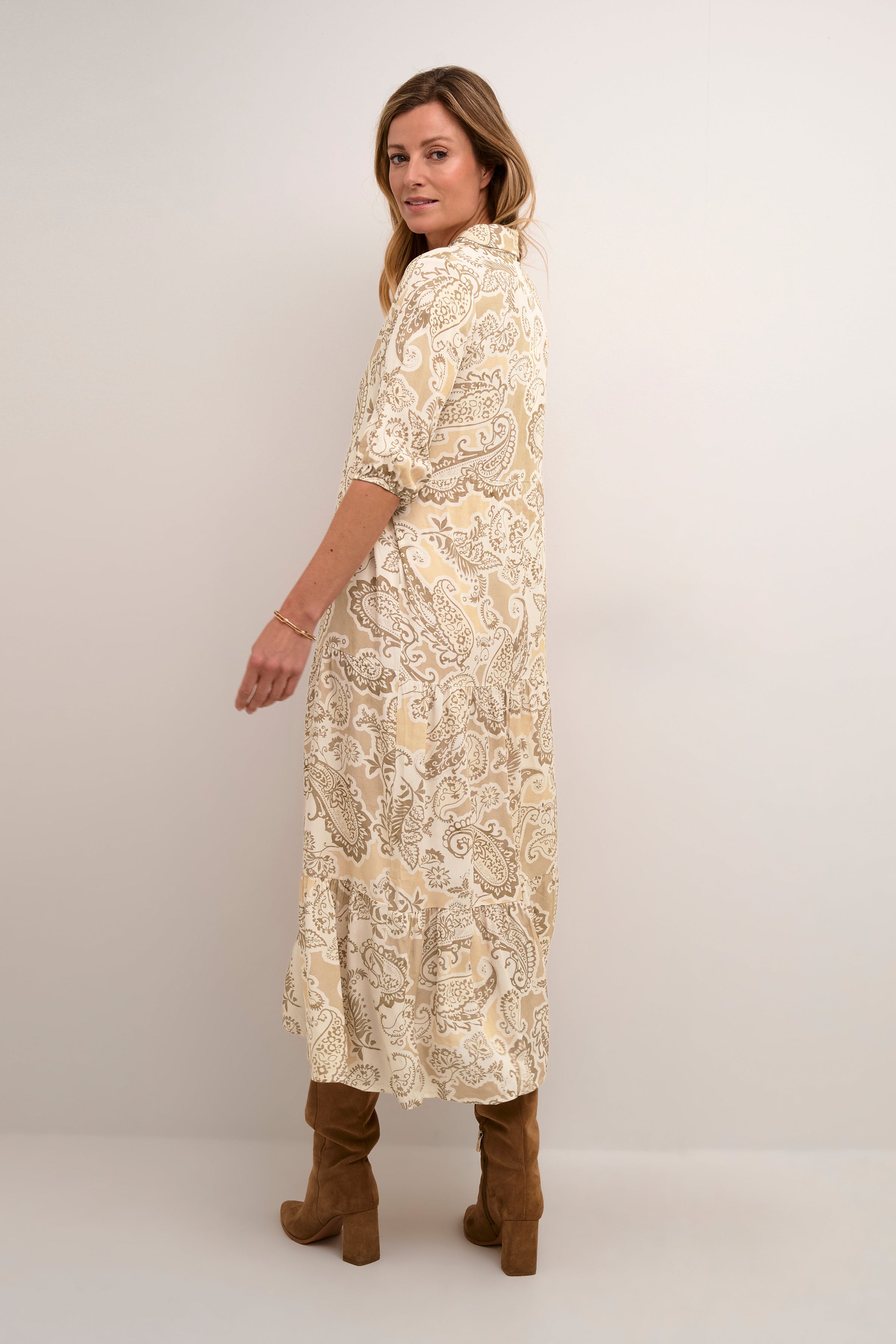 CRElvira Robe LOOKBOOK BACK 10613124-106786