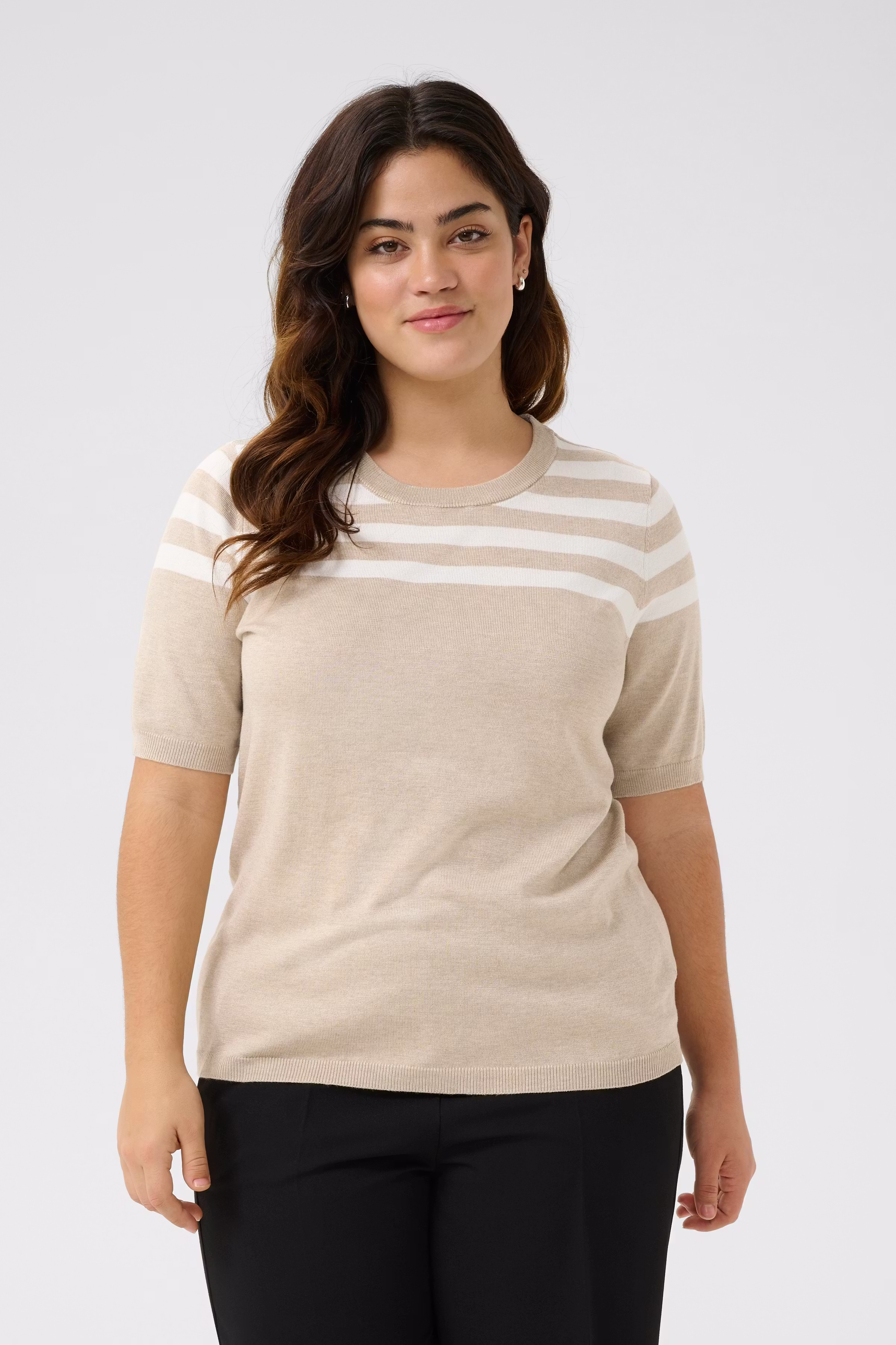 KClizzy Pullover LOOKBOOK FRONT 10582914-107602