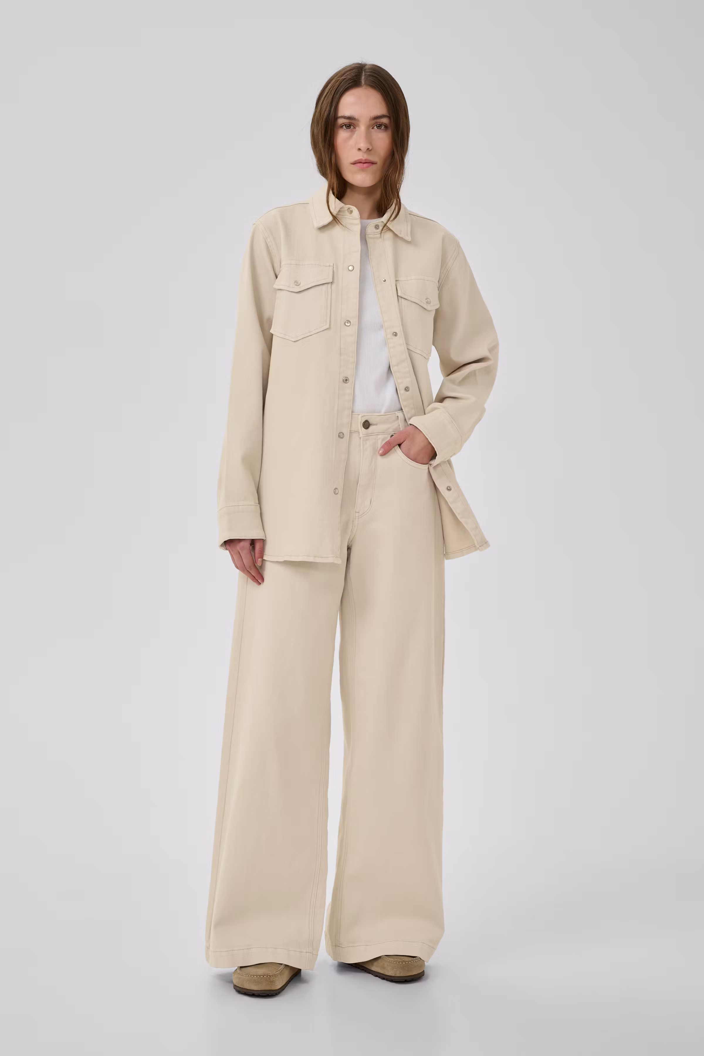 DangoMW Wide jeans LOOKBOOK FRONT 10704766-130401