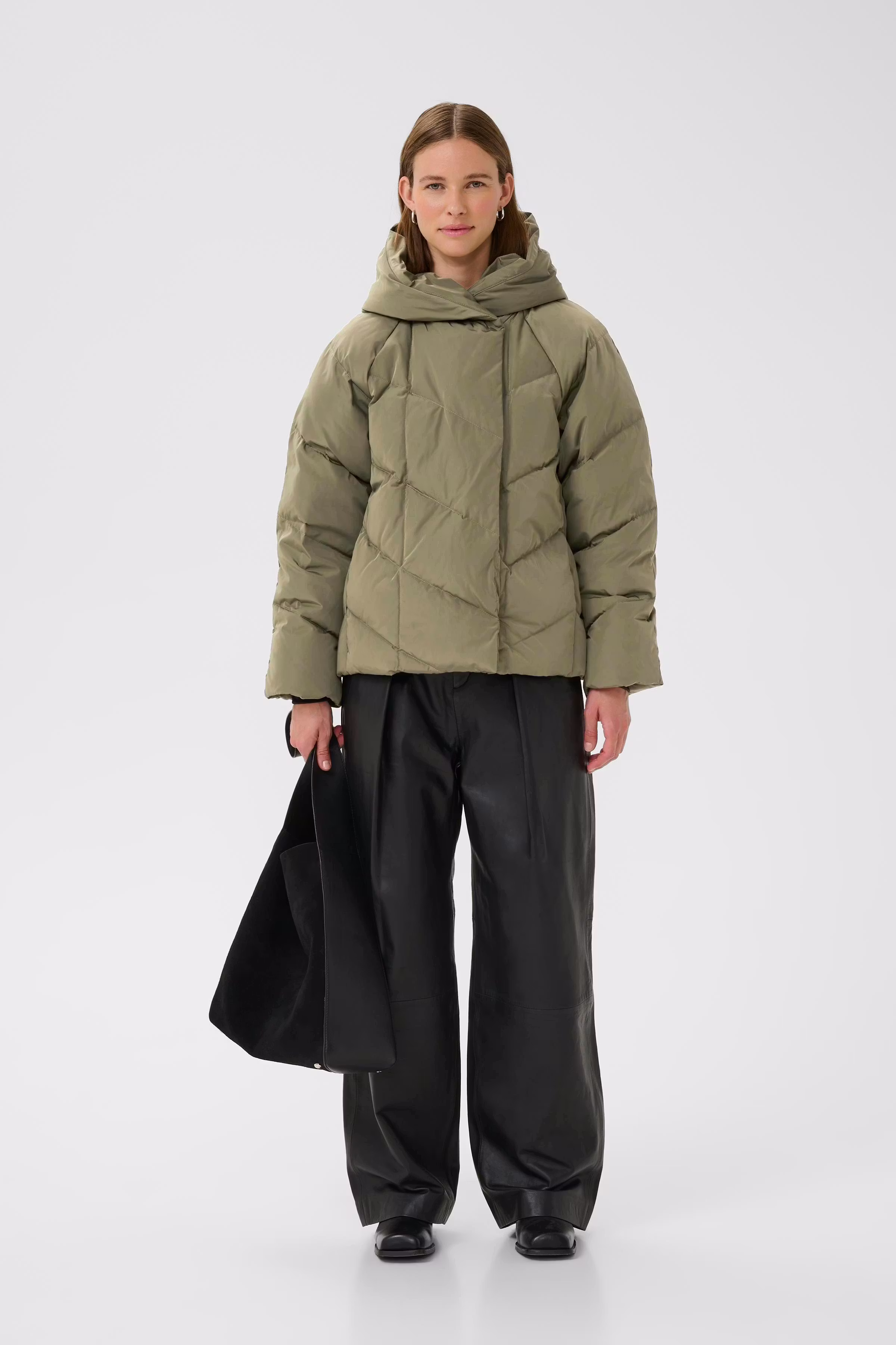 YazIW Short down Coat LOOKBOOK FRONT 30110619-190512