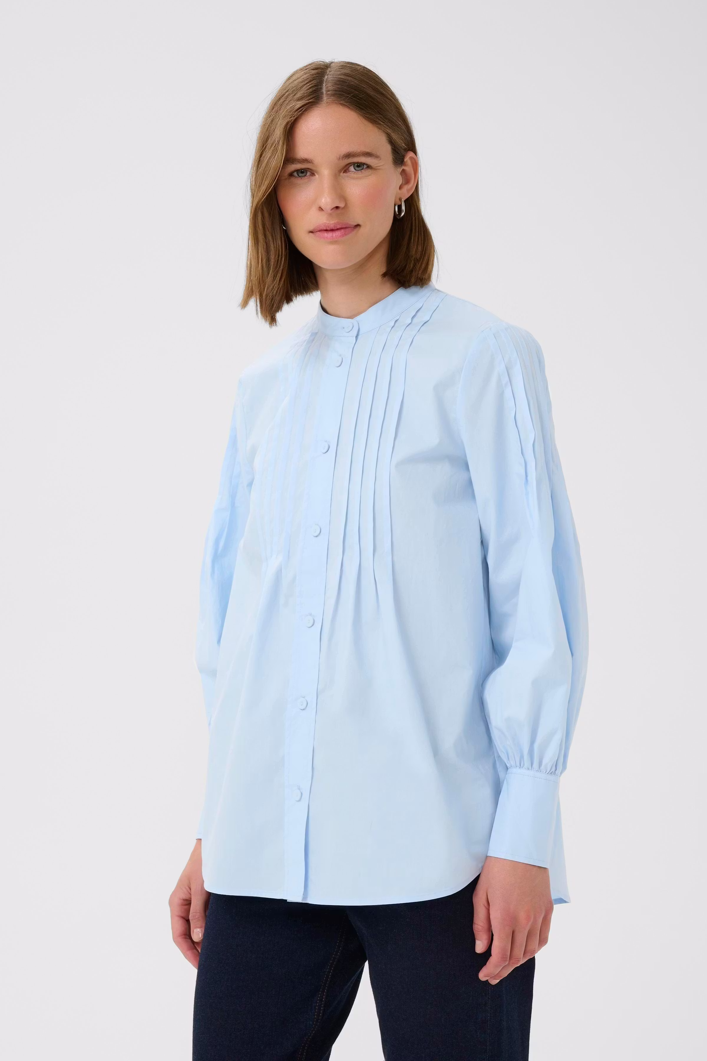 ConorIW Shirt LOOKBOOK FRONT 30110229-154031