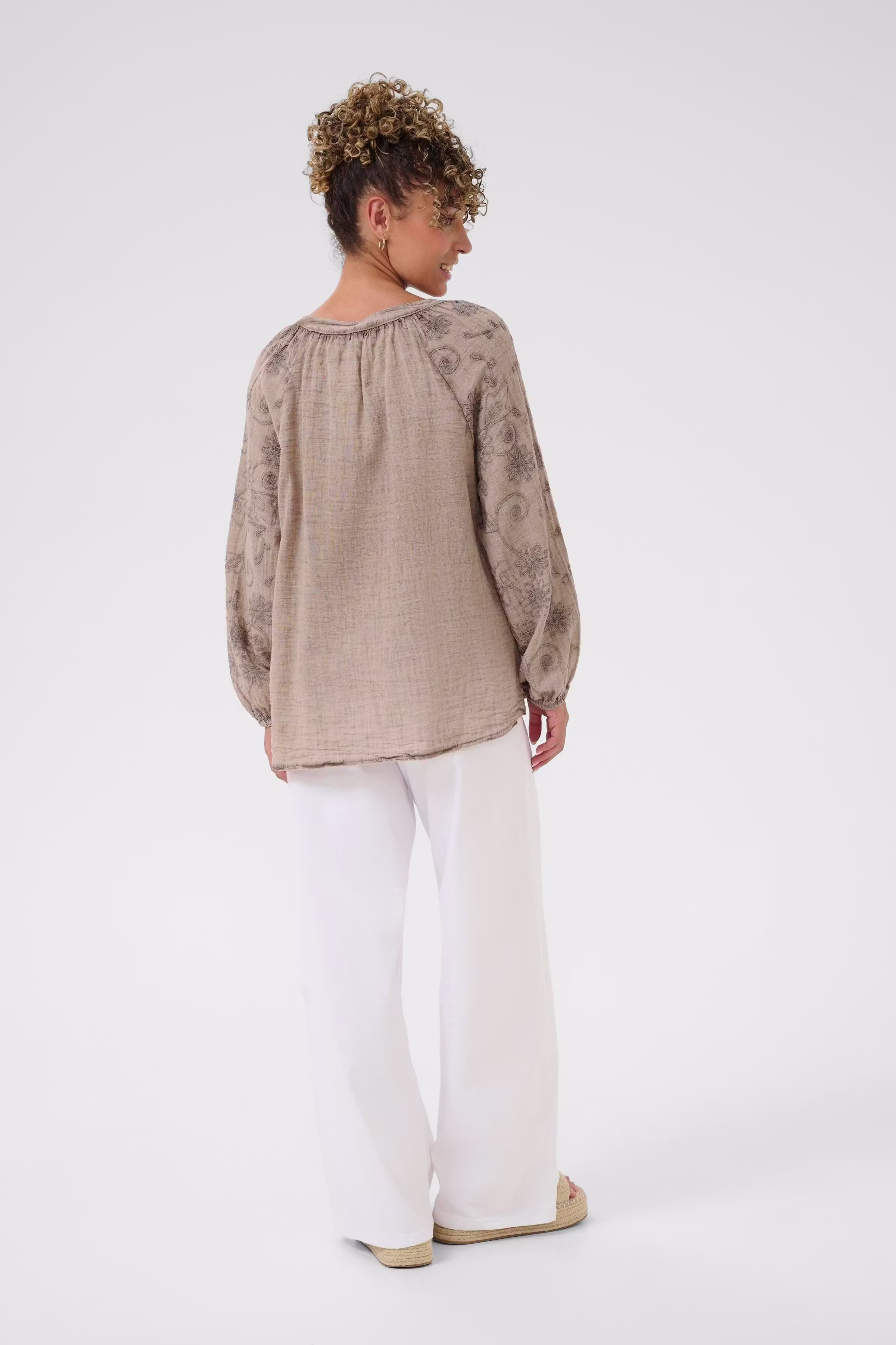 CRGem Blouse LOOKBOOK BACK 10613121-151305