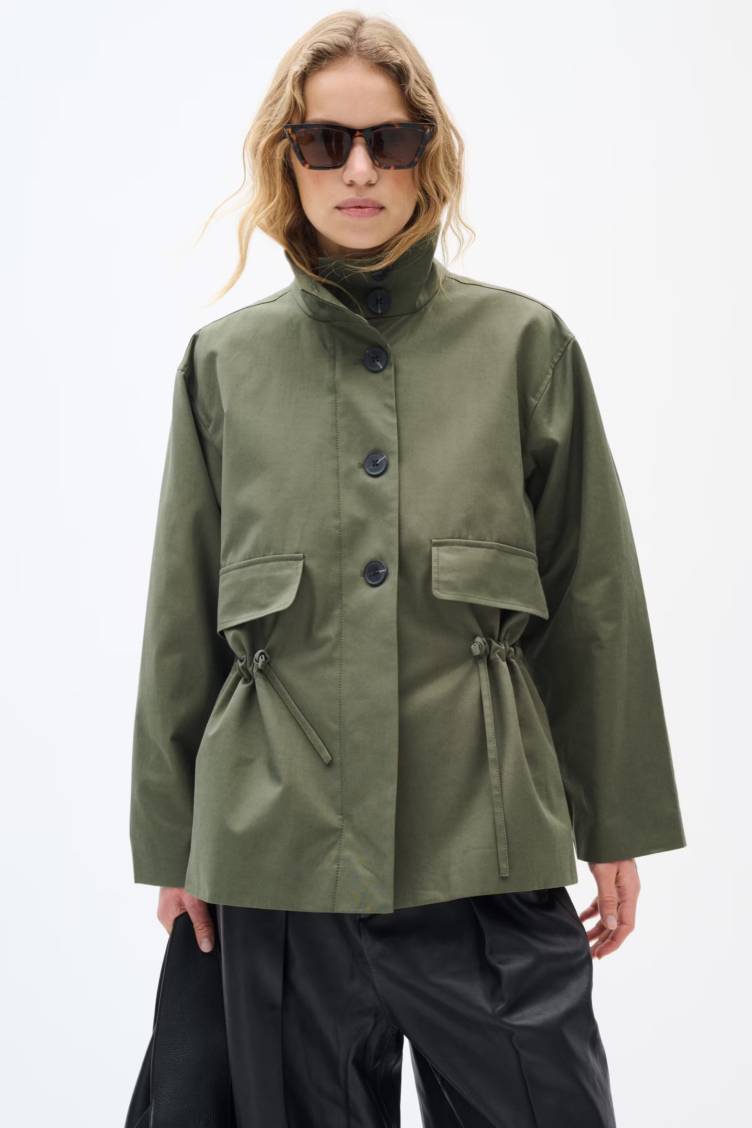TanayIW Short coat in tobacco brown colour