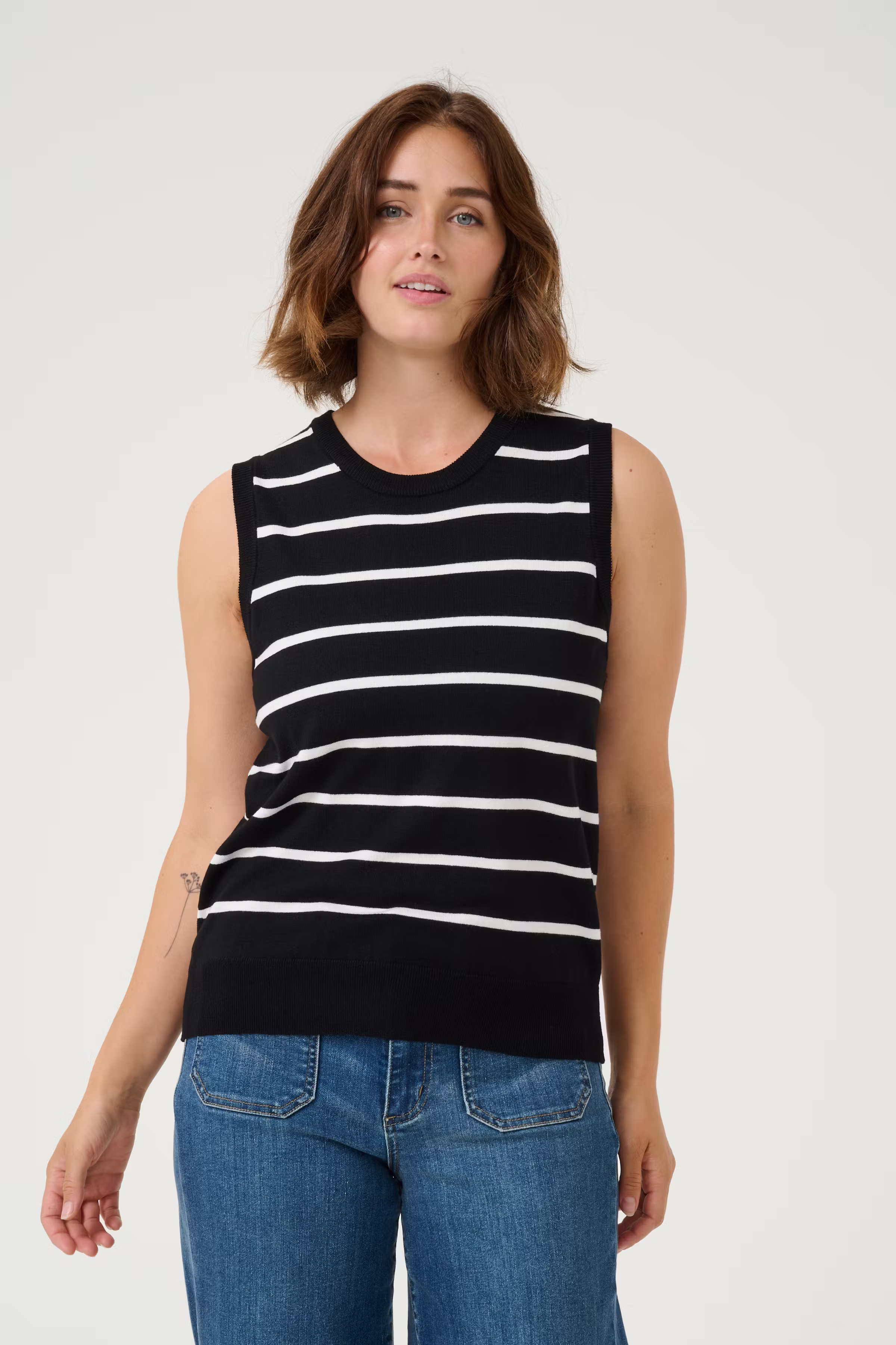 KAlizza Pullover LOOKBOOK FRONT 10509800-107263