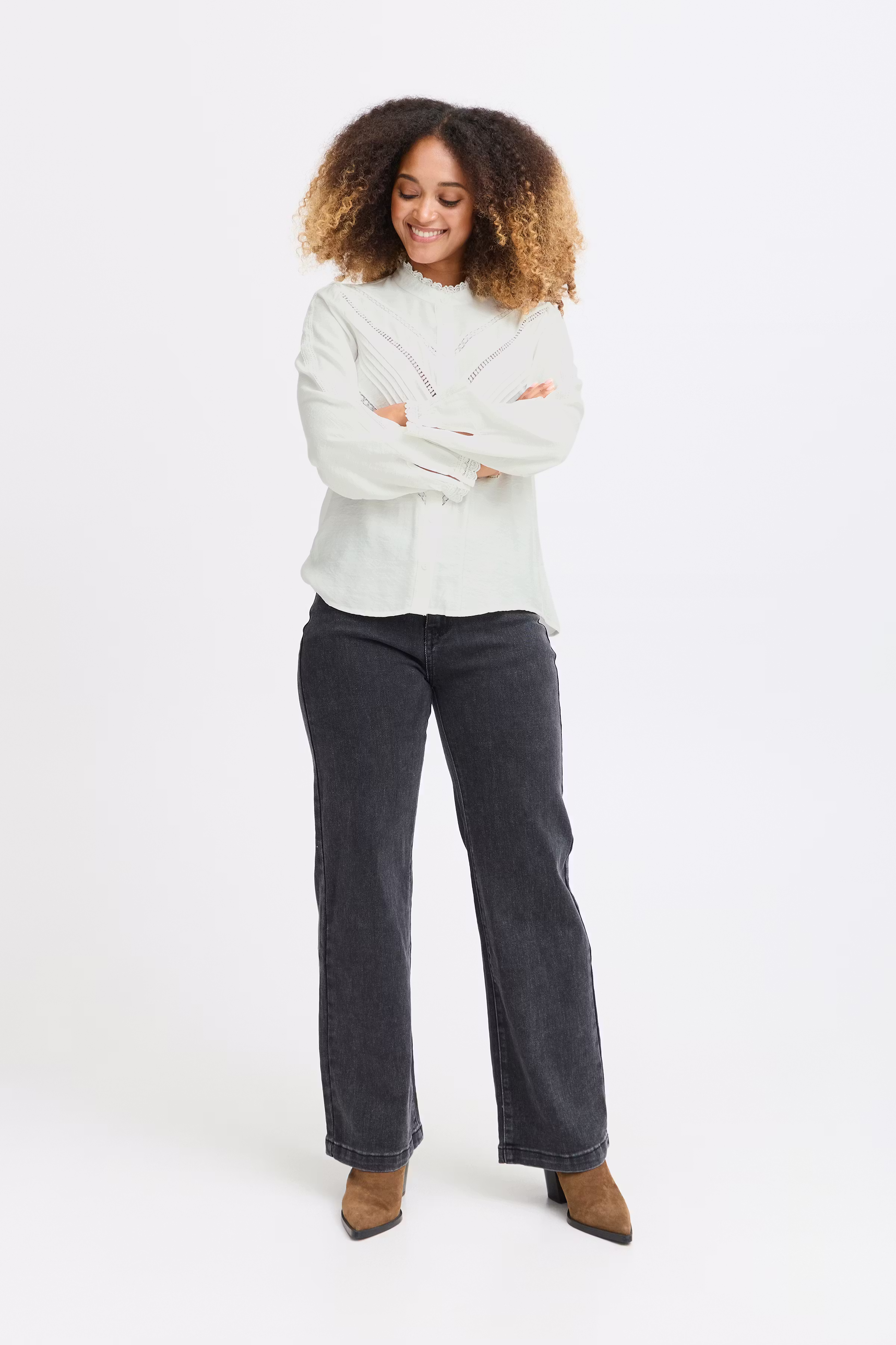 SBBINDU Bluse LOOKBOOK FRONT 22100828-110602