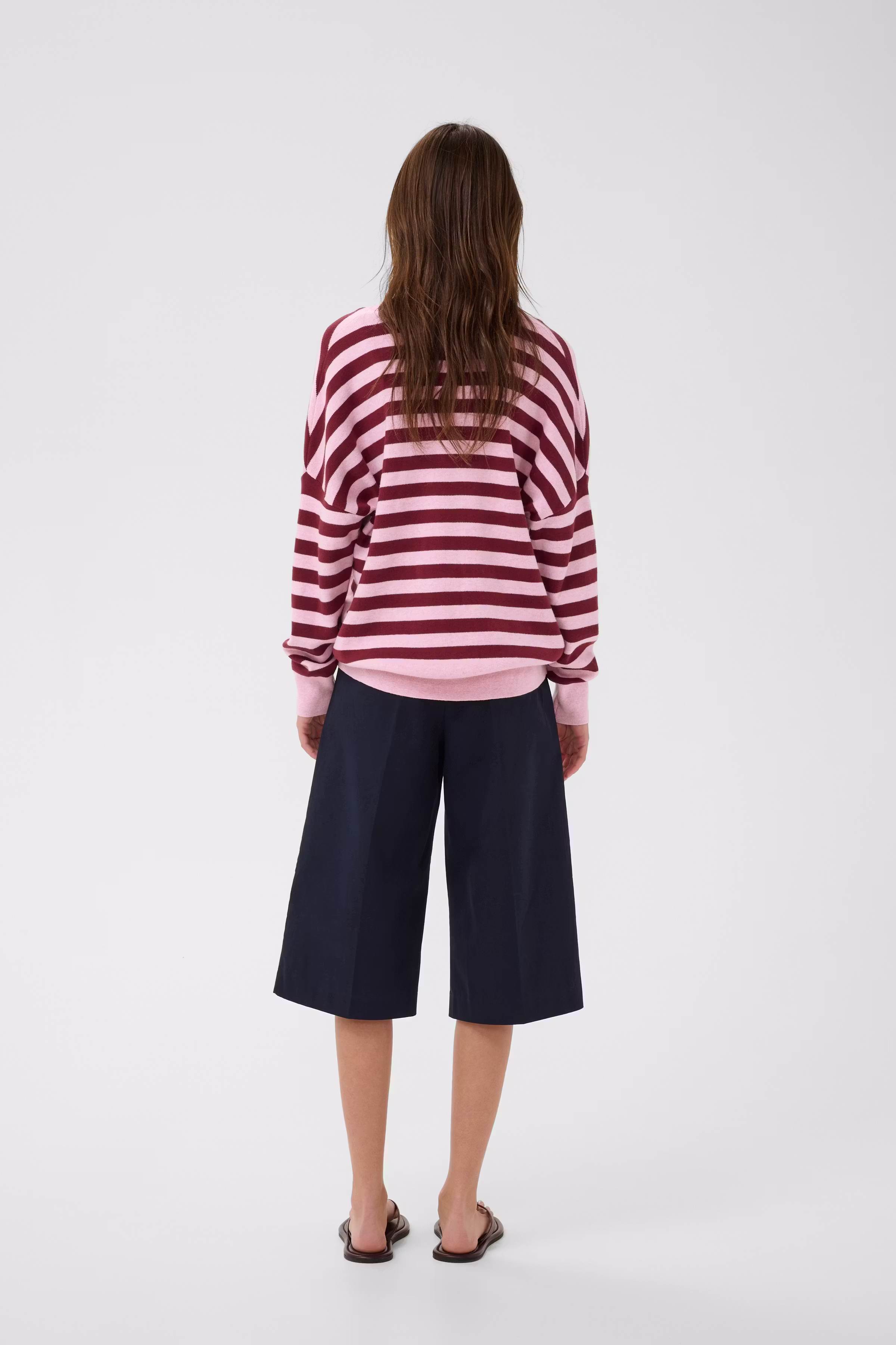 FosterIW V-neck Pullover LOOKBOOK BACK 30106899-900006894