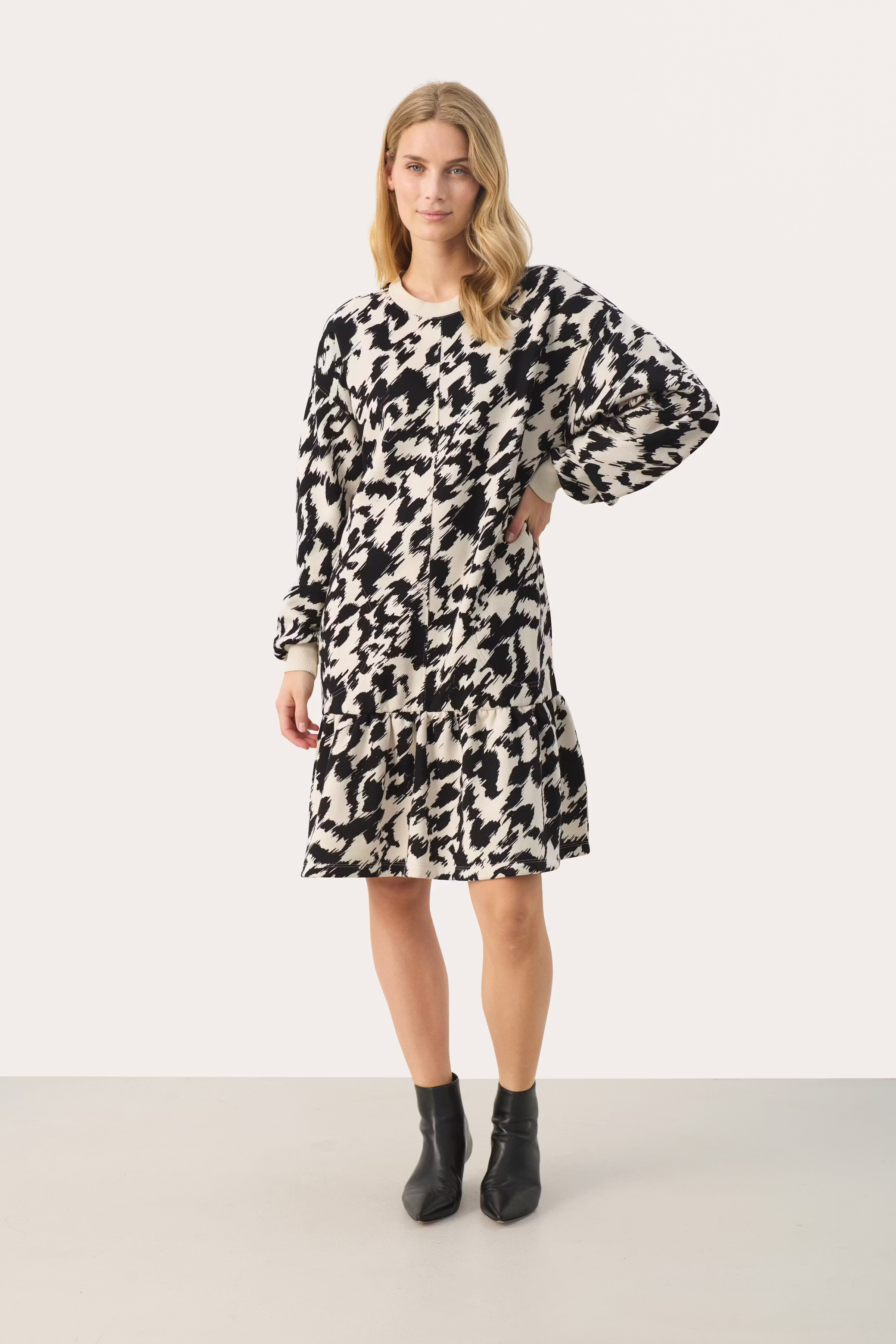 JobellePW Jurk LOOKBOOK BACK 30308799-303075