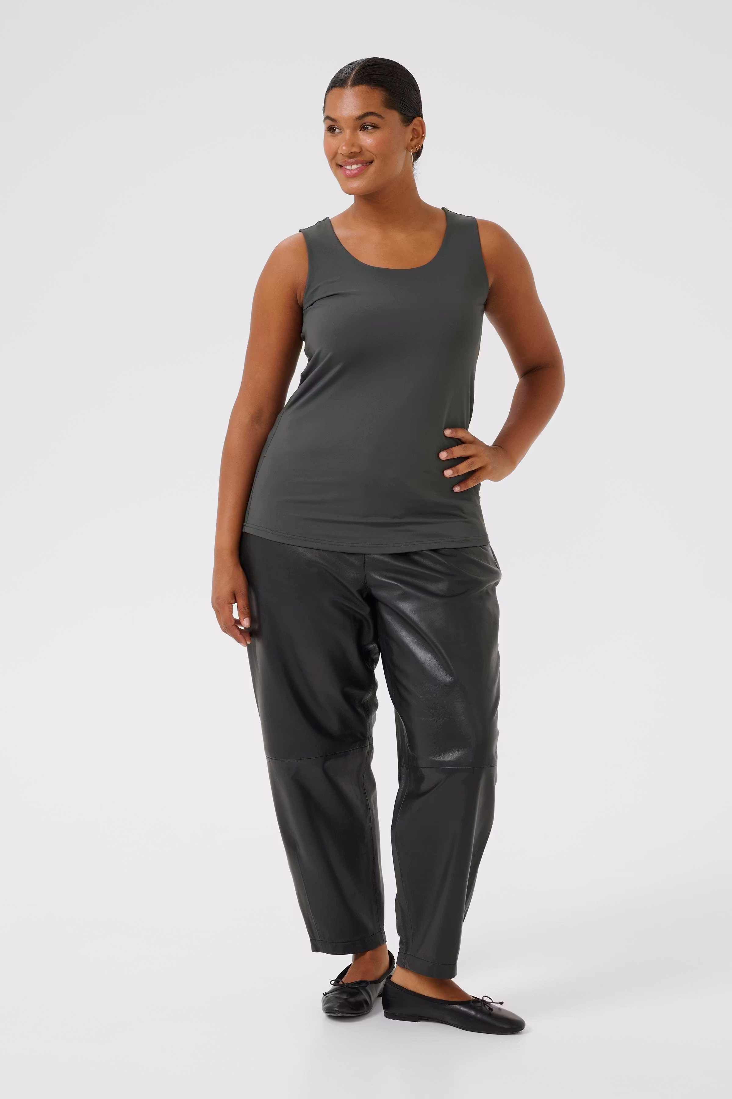 KCerina Top LOOKBOOK FRONT 10583707-190205