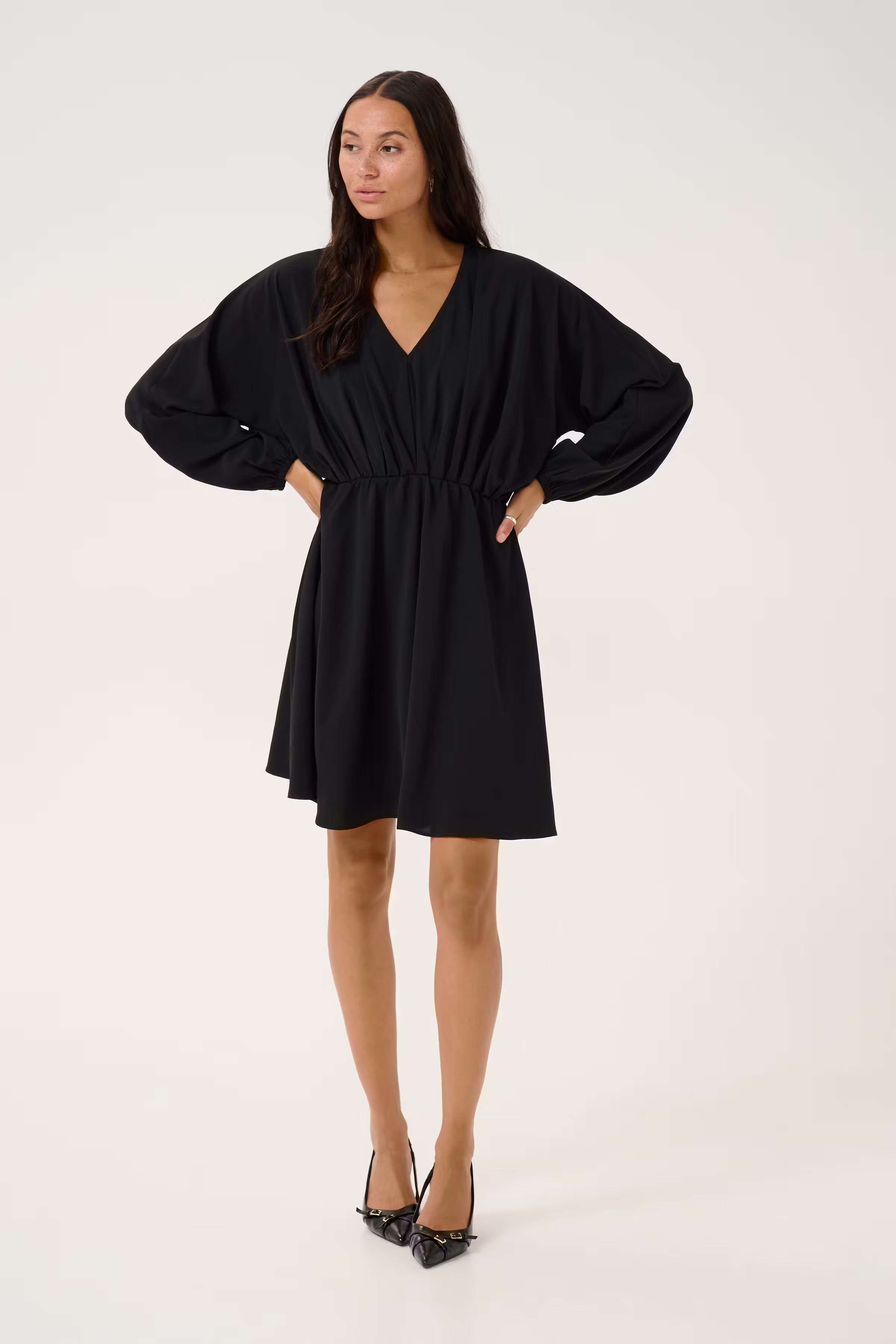 KArie Klänning LOOKBOOK FRONT 10509467-100121