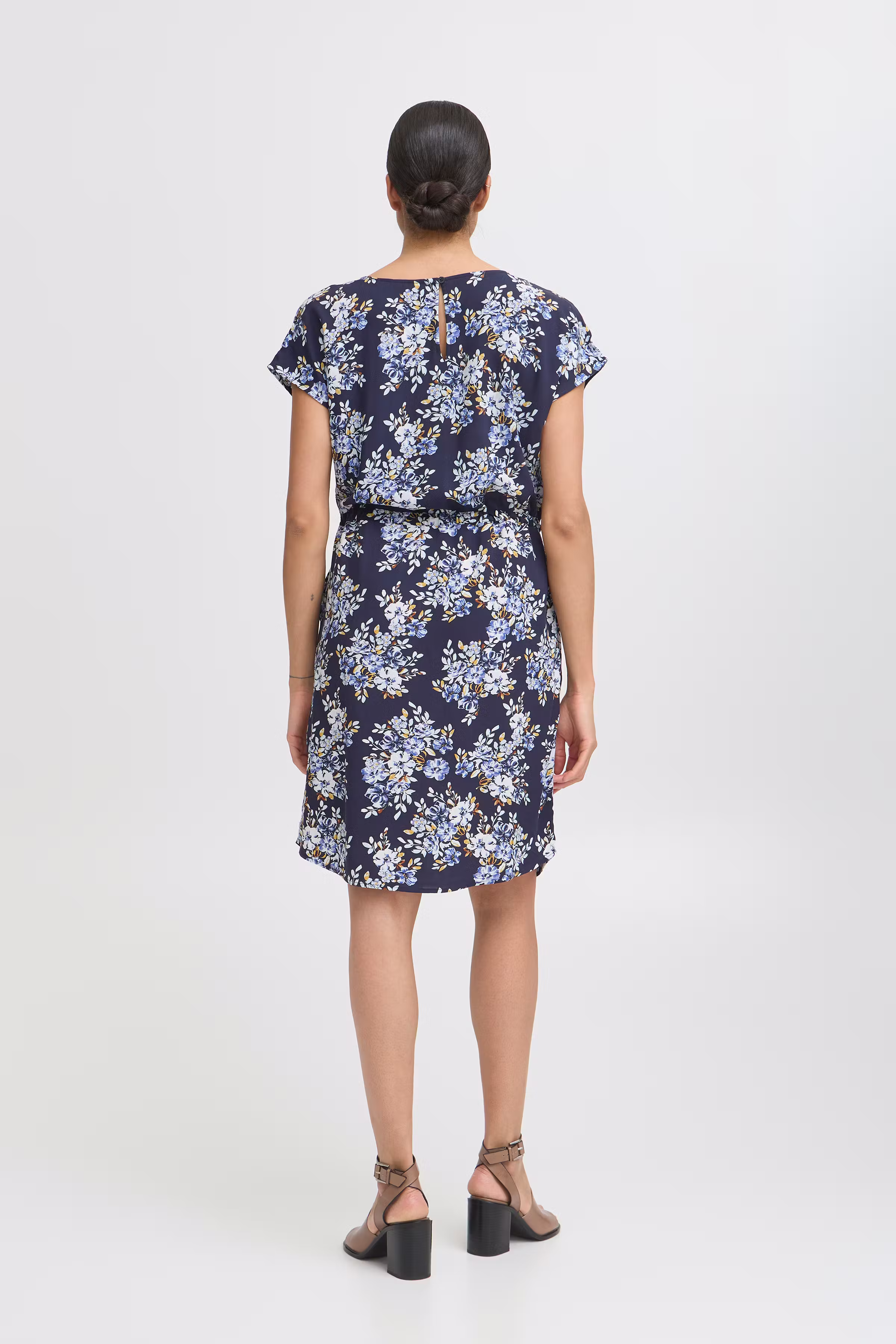 BYMMJOELLA Dress LOOKBOOK BACK 20811226-204600