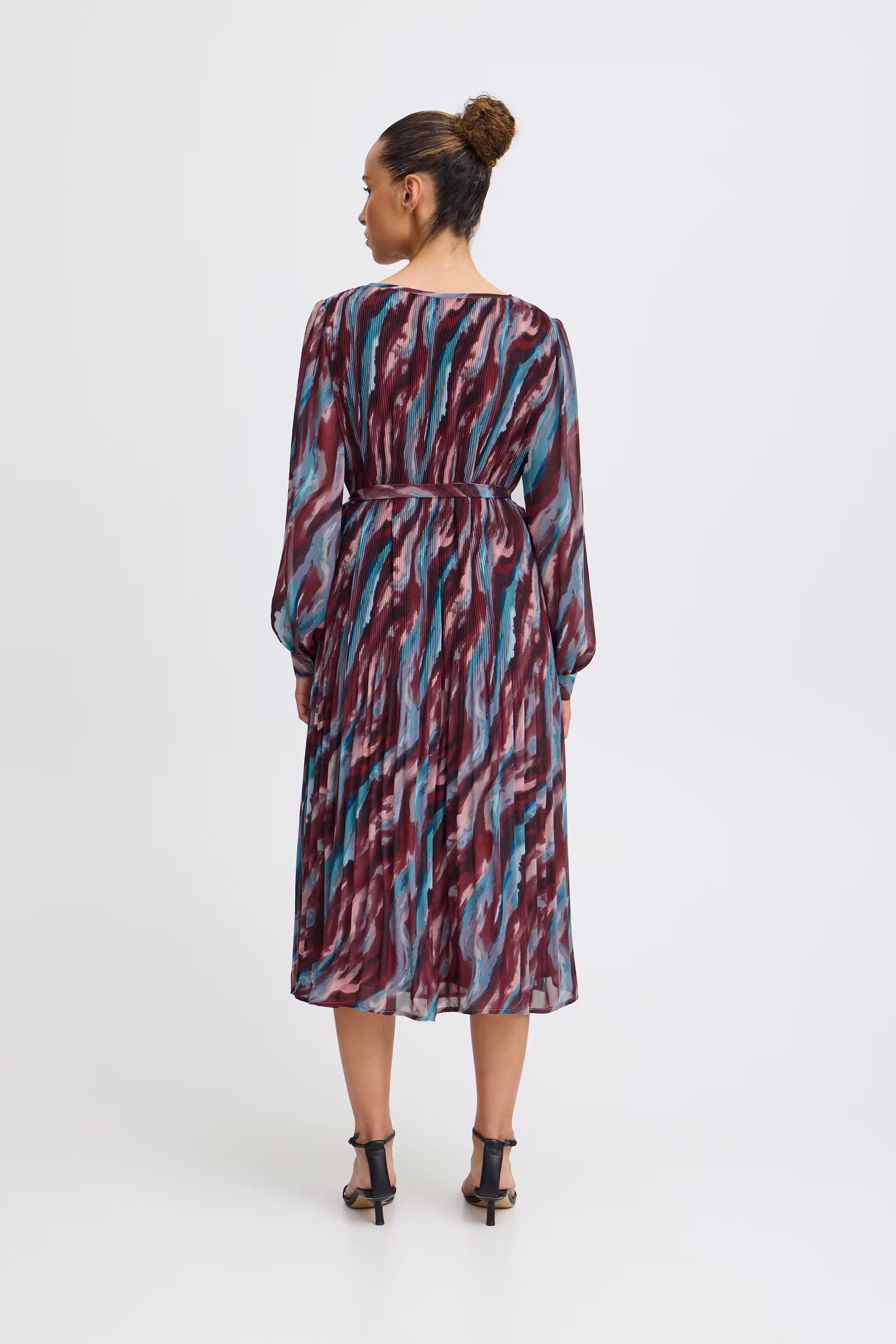 IHNEALLY Kleid LOOKBOOK BACK 20121918-203678