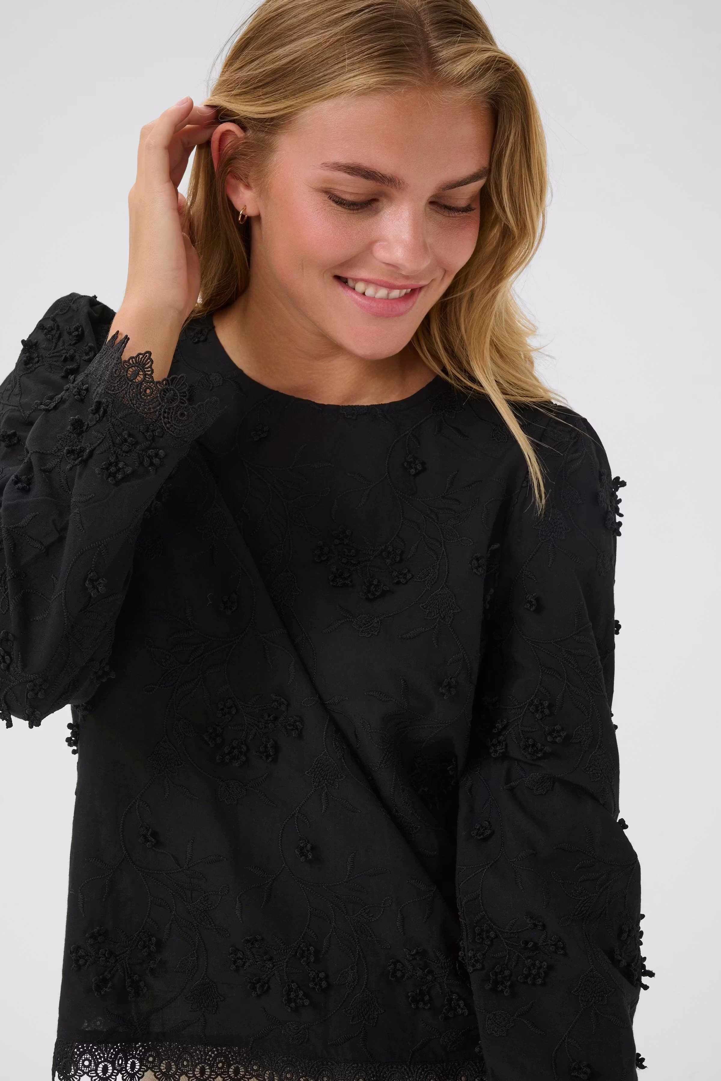 CRHilda Bluse LOOKBOOK DETAIL 10614155-100120