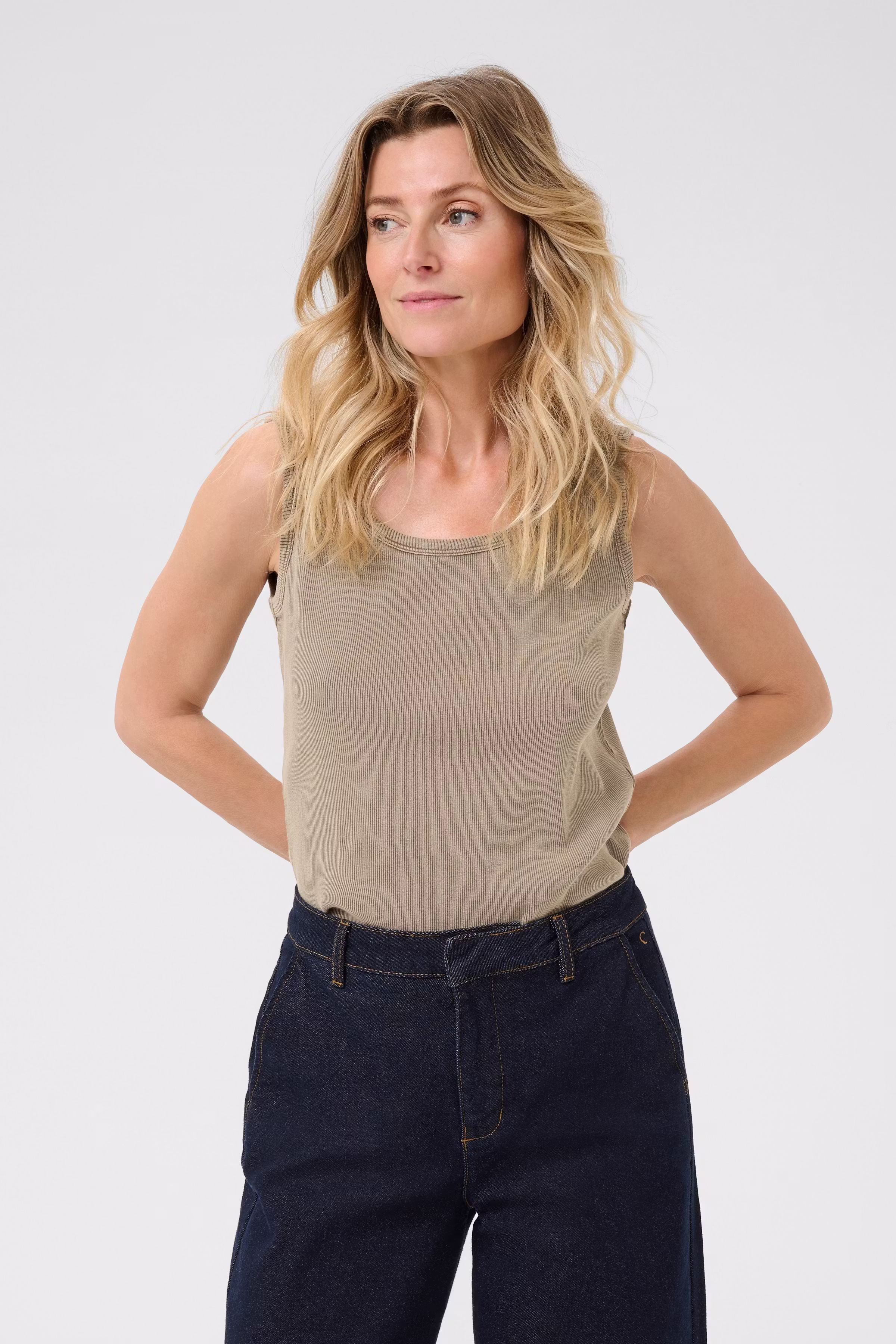 CRTalia Top LOOKBOOK FRONT 10613993-190820