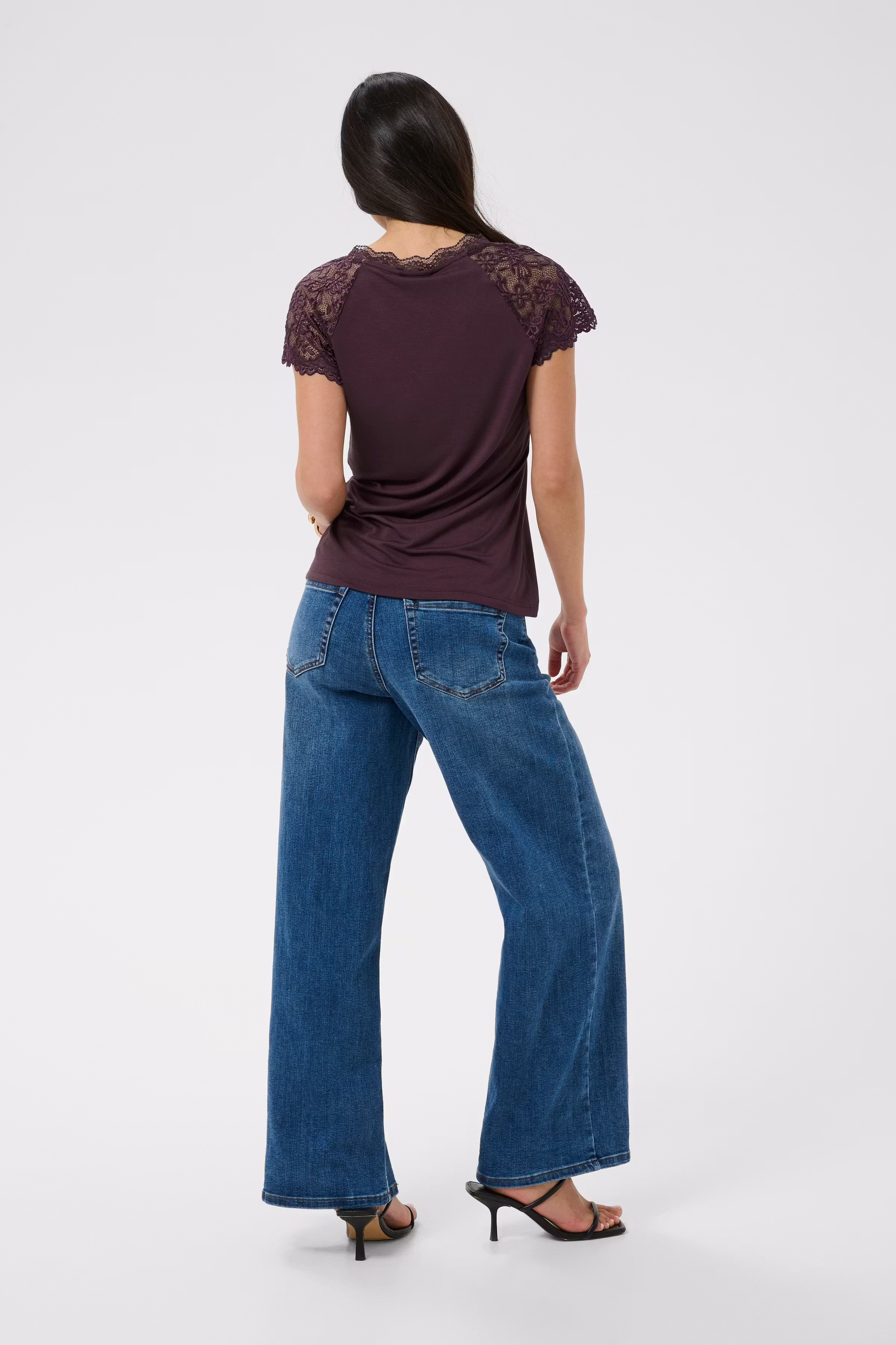 KAcarla T-shirt LOOKBOOK BACK 10512447-191619