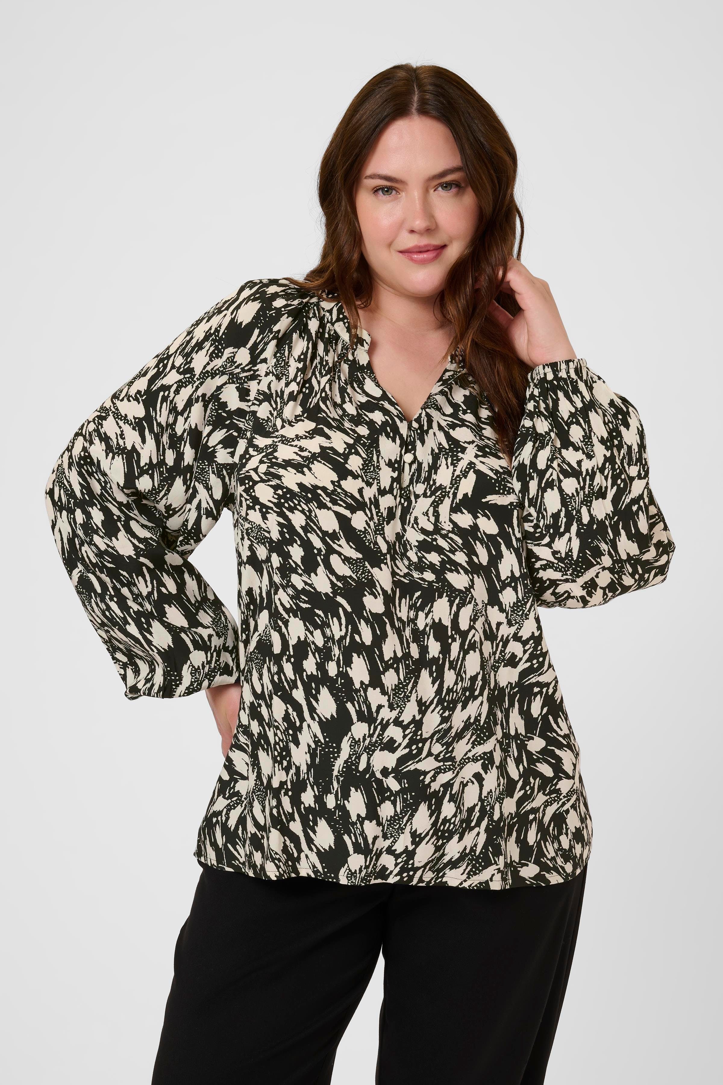 KCjamia Blouse LOOKBOOK FRONT 10583775-108499