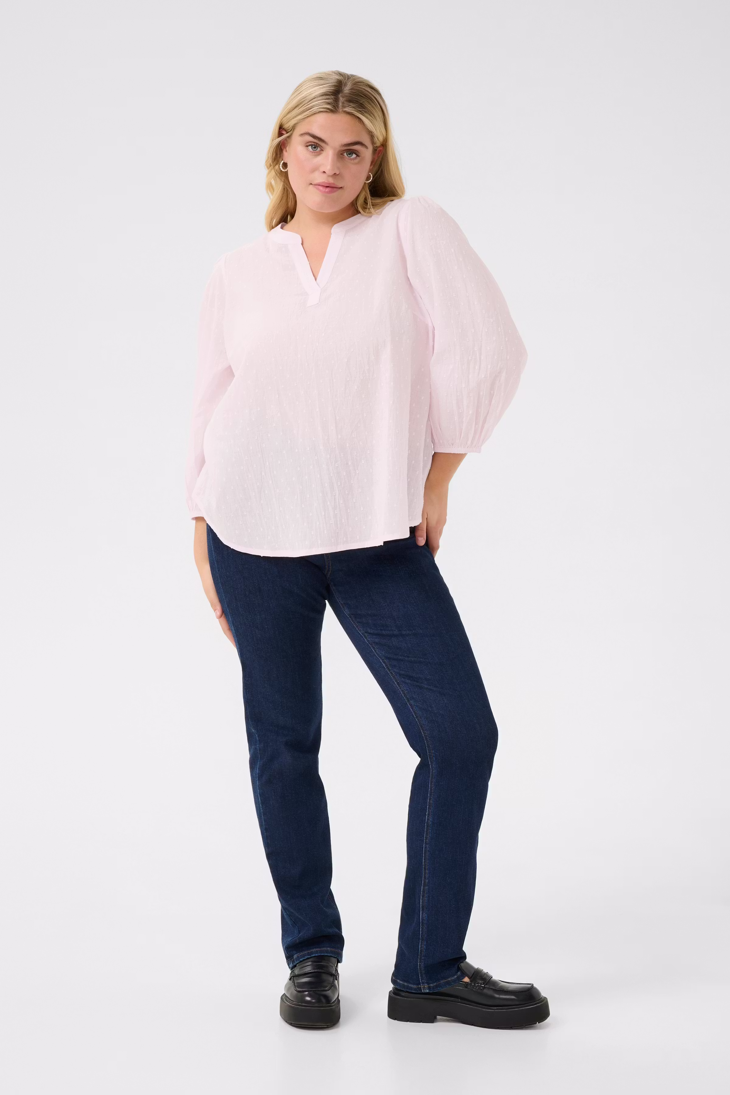 KCsilla Bluse LOOKBOOK FRONT 10583327-133405