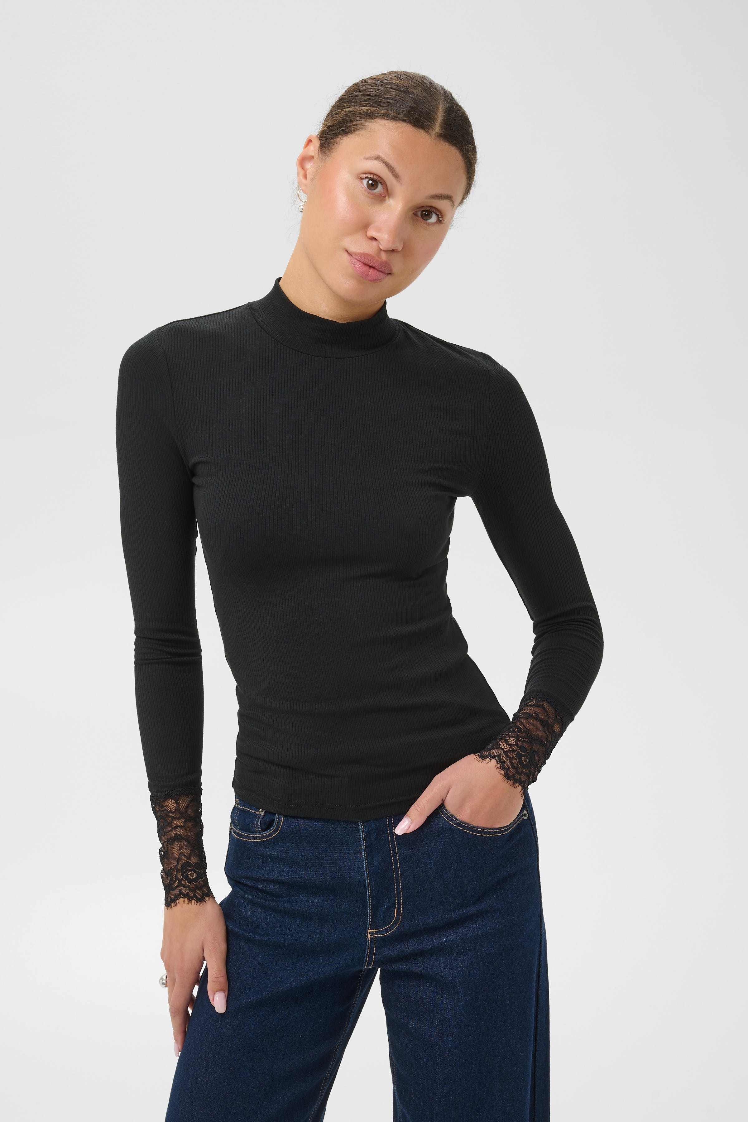 KAomi T-shirt LOOKBOOK FRONT 10511001-100121