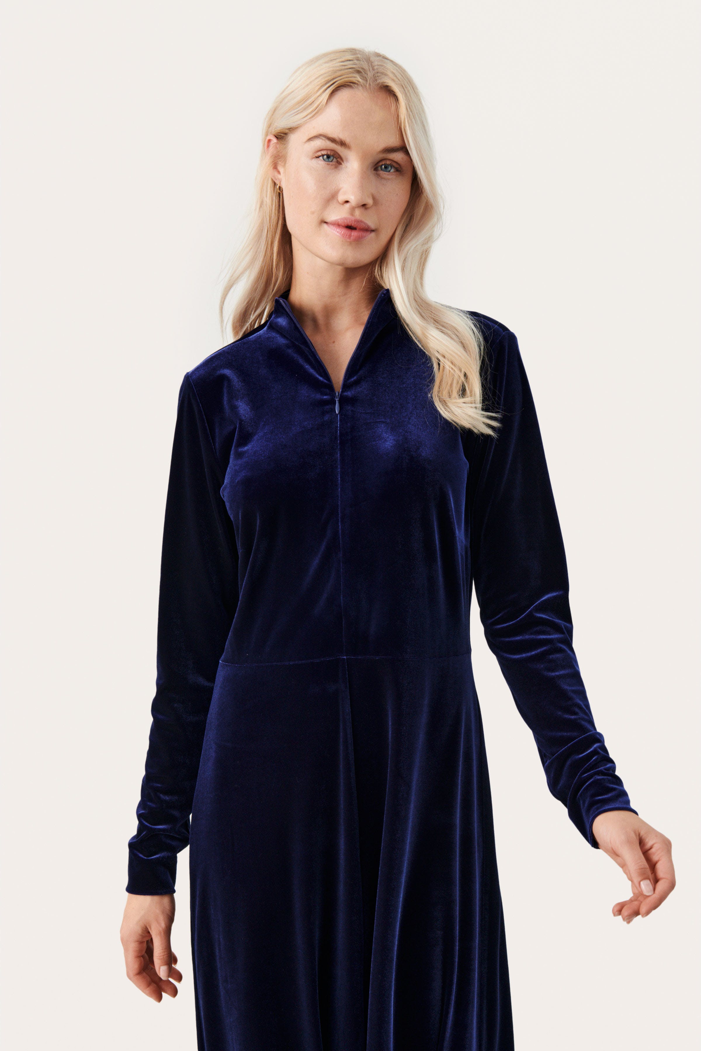 DanaPW Kleid LOOKBOOK FRONT 30308362-193851