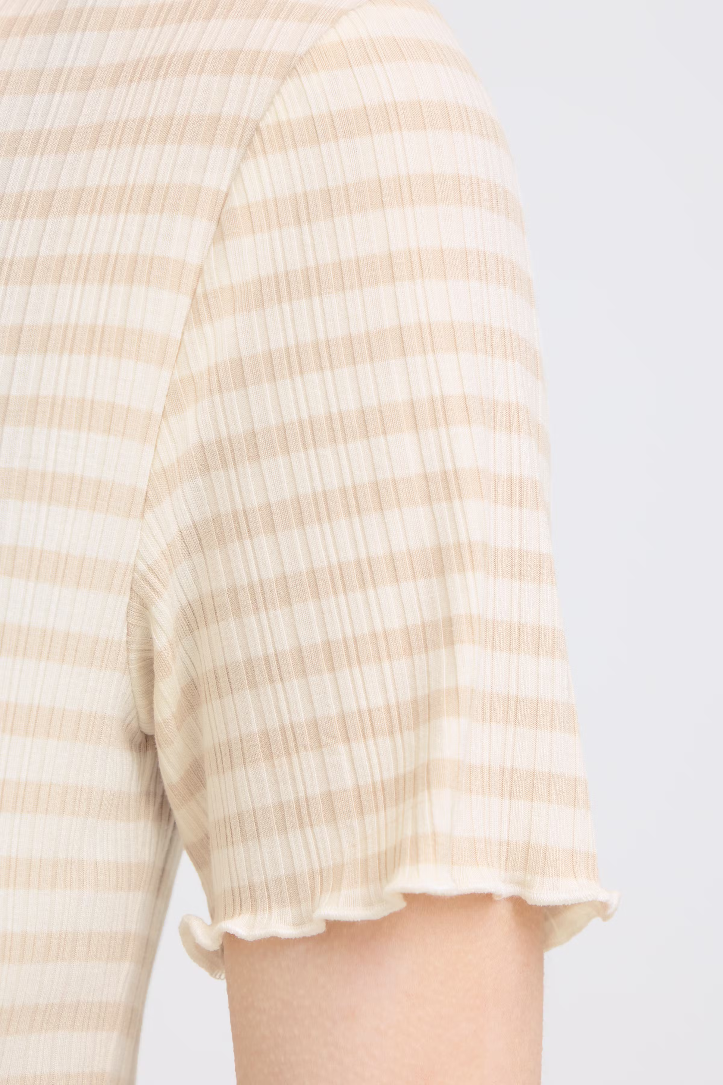 IHCELLA T-shirt LOOKBOOK DETAIL 20122818-900003216