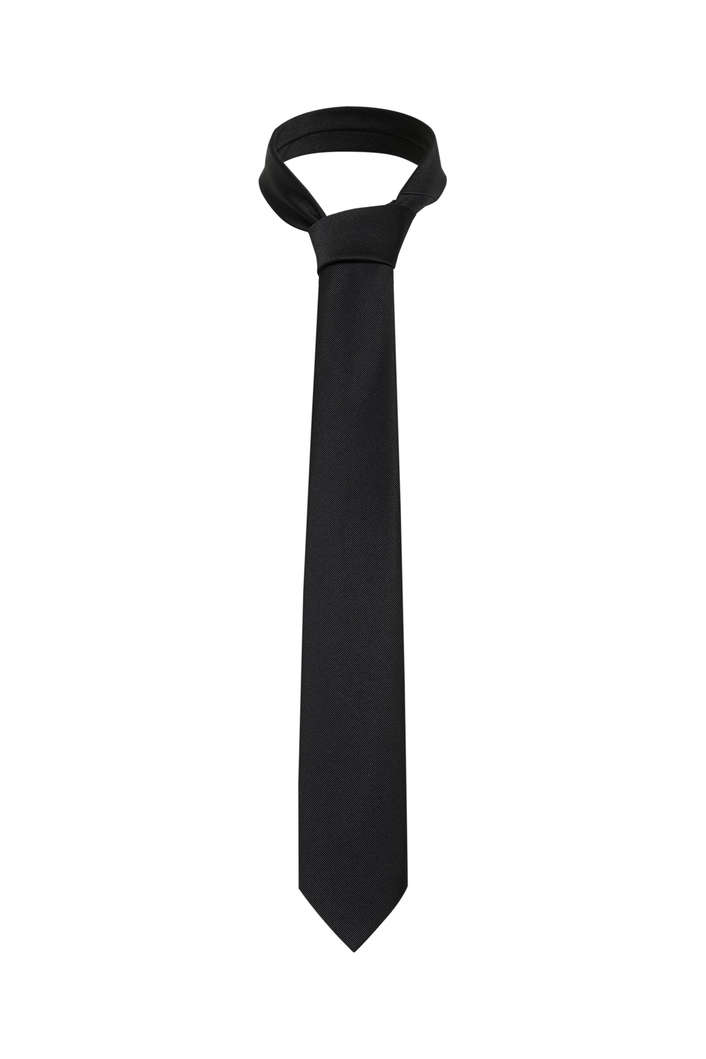 MAtie Tie PACK FRONT 30207655-194011