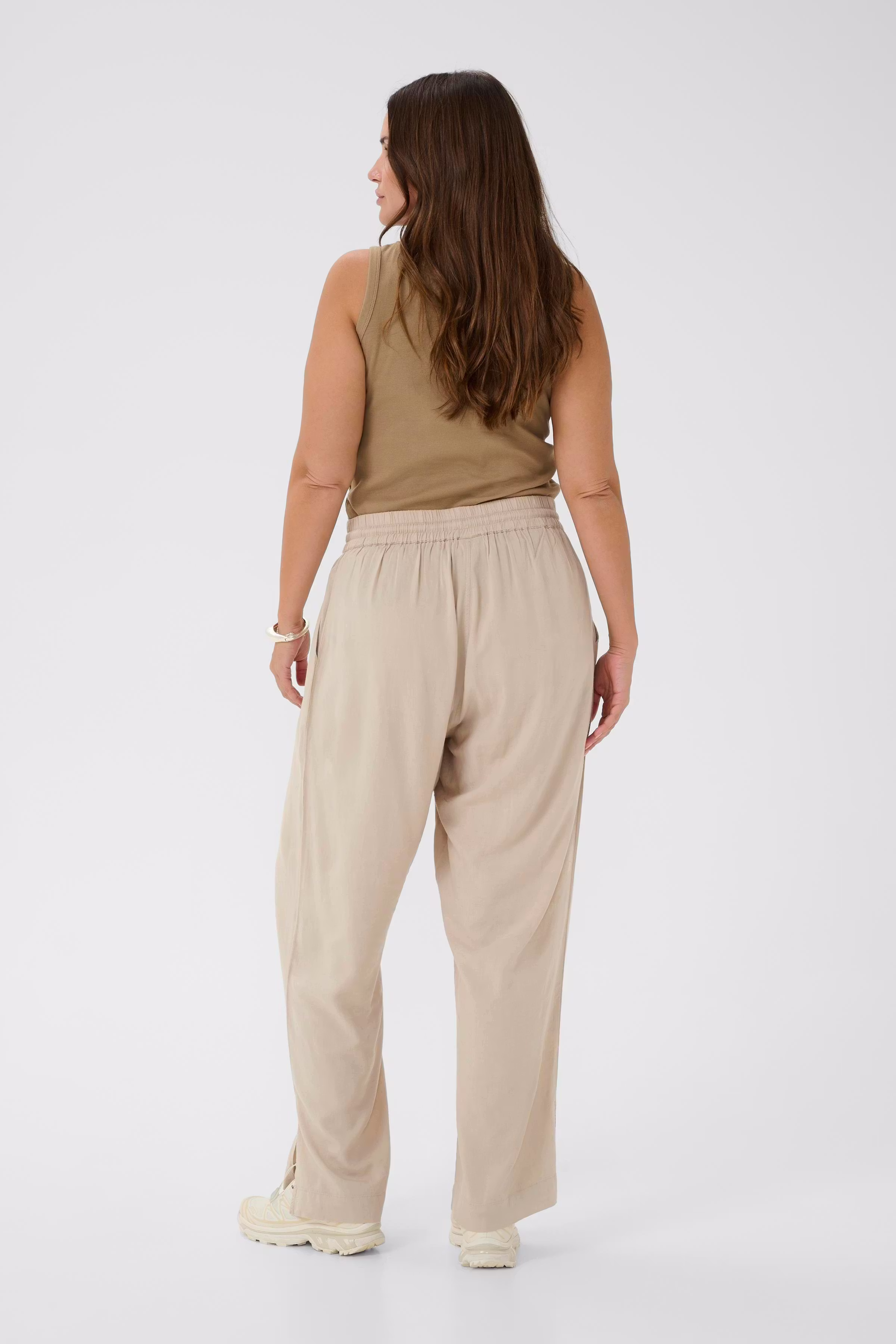 KCmille Trousers LOOKBOOK BACK 10584078-151305