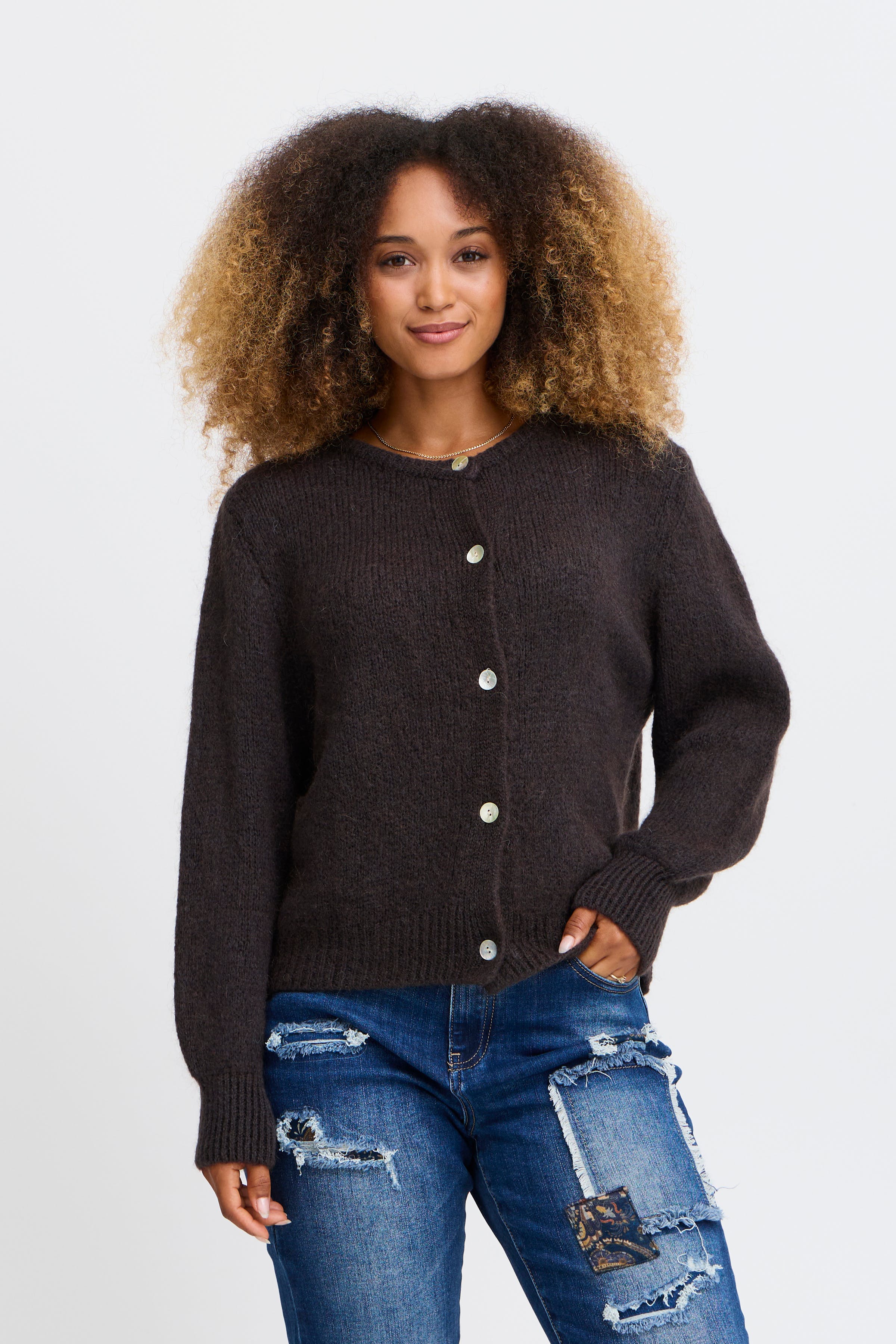 SBGULVIG Cardigan LOOKBOOK FRONT 22100655-190912