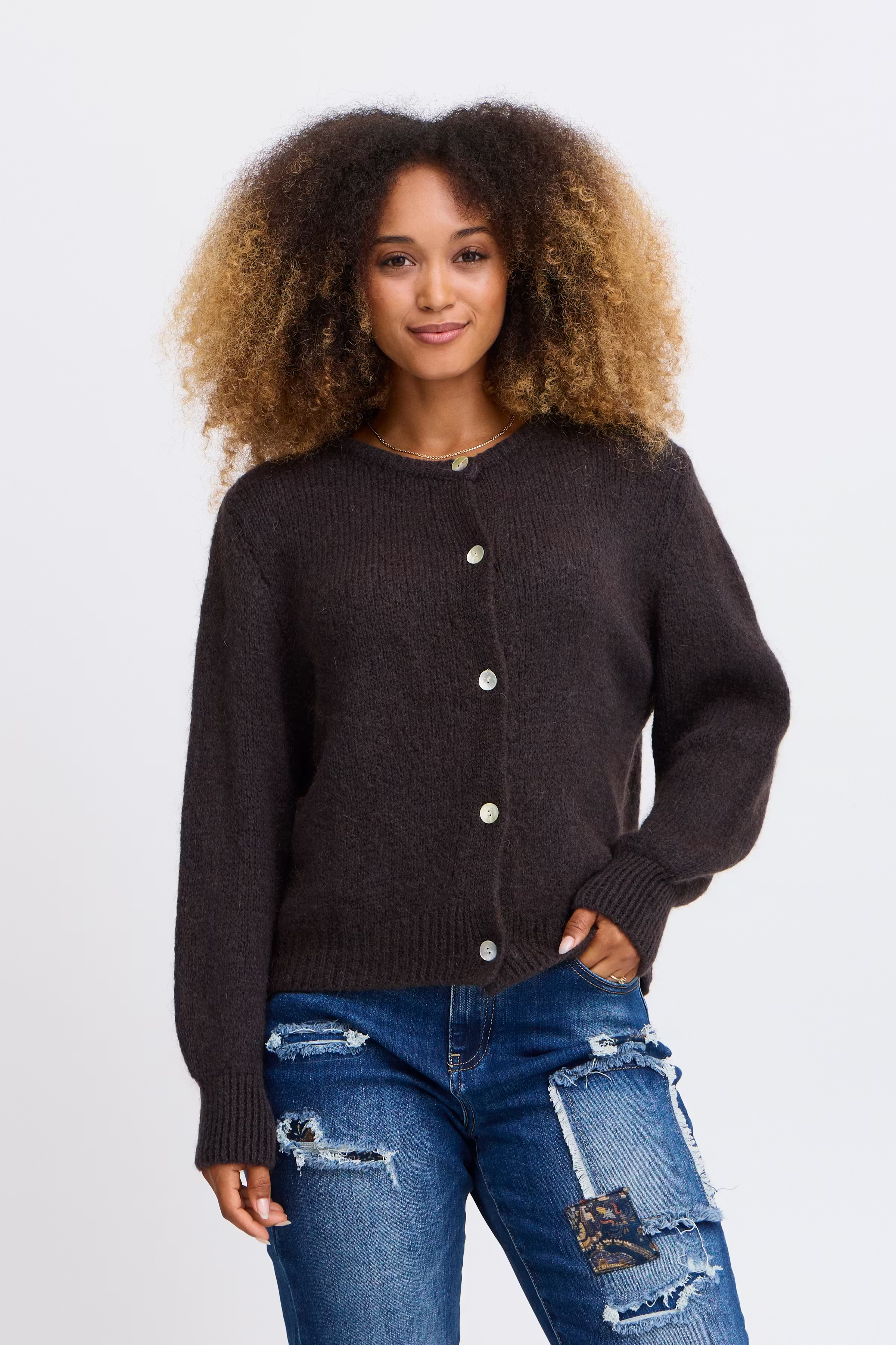 SBGULVIG Cardigan LOOKBOOK FRONT 22100655-190912