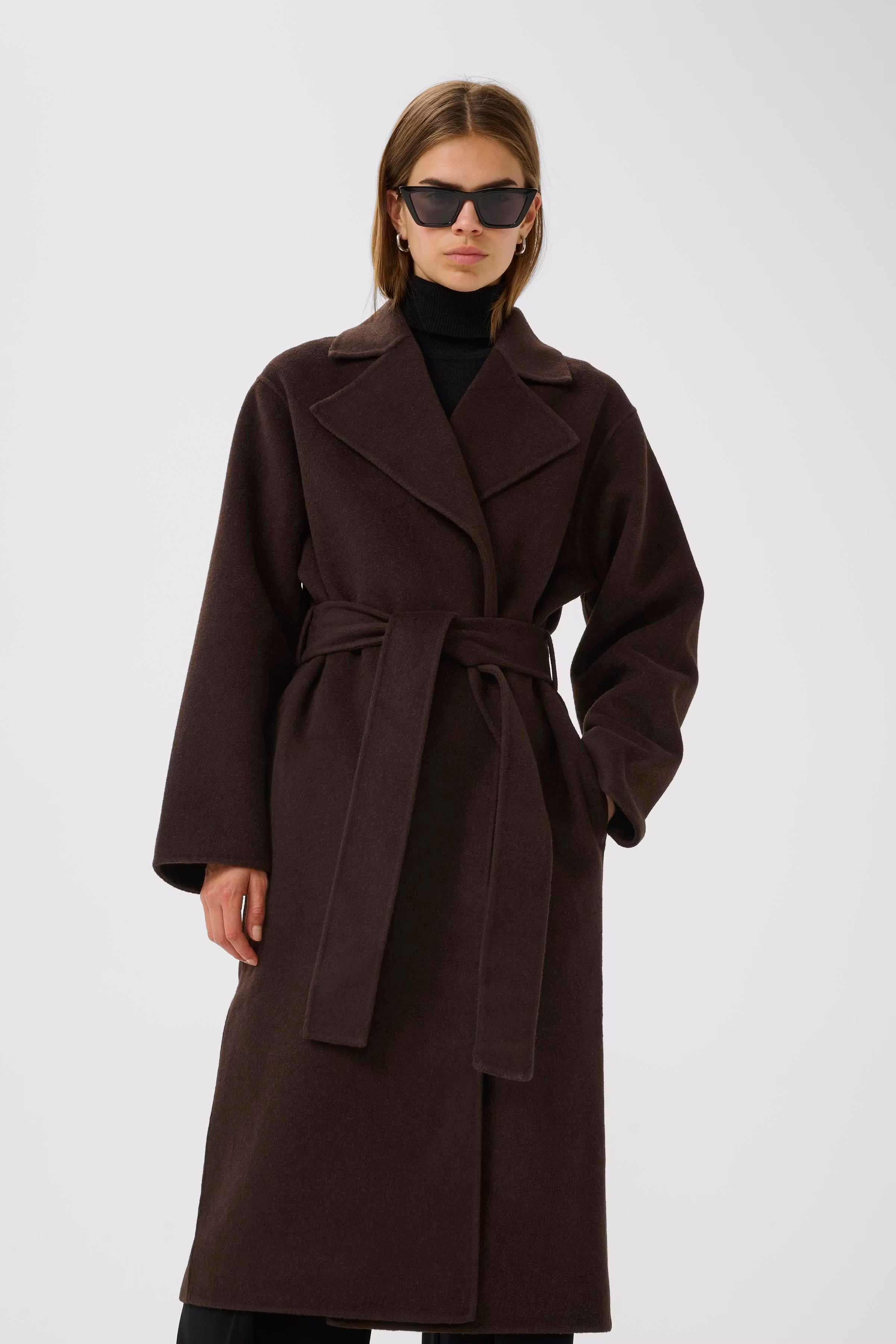 LiuroIW Mantel LOOKBOOK FRONT 30108921-191109