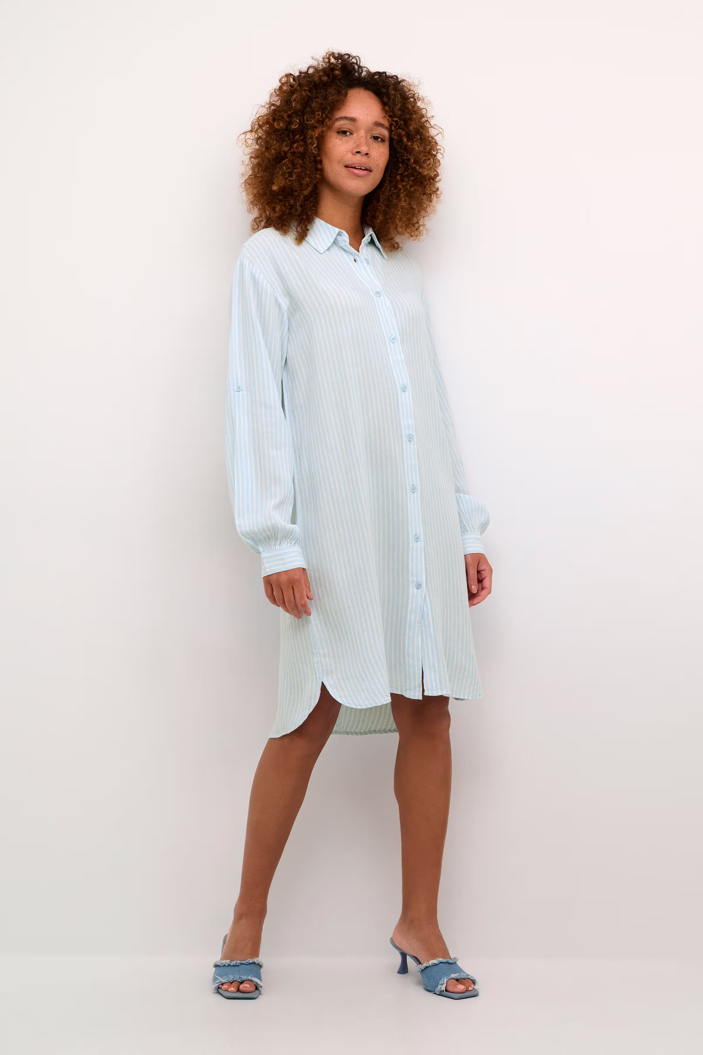 KAmilia Linen shirt LOOKBOOK FRONT 10508311-105969