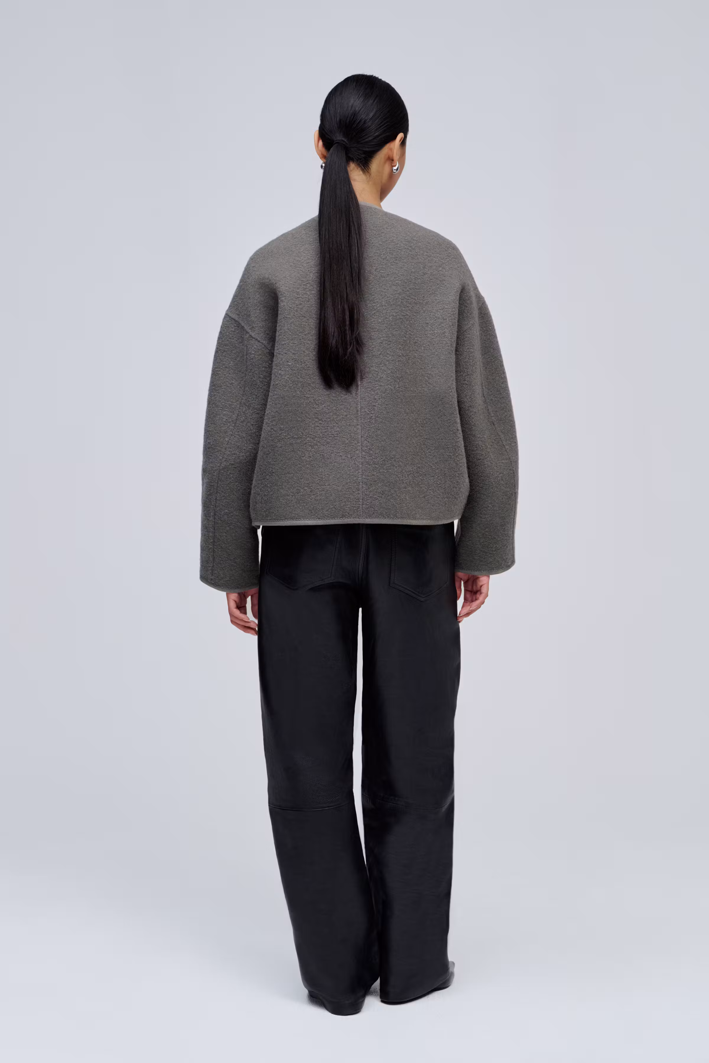 IOJuventa Outerwear LOOKBOOK BACK 30600104-GY931