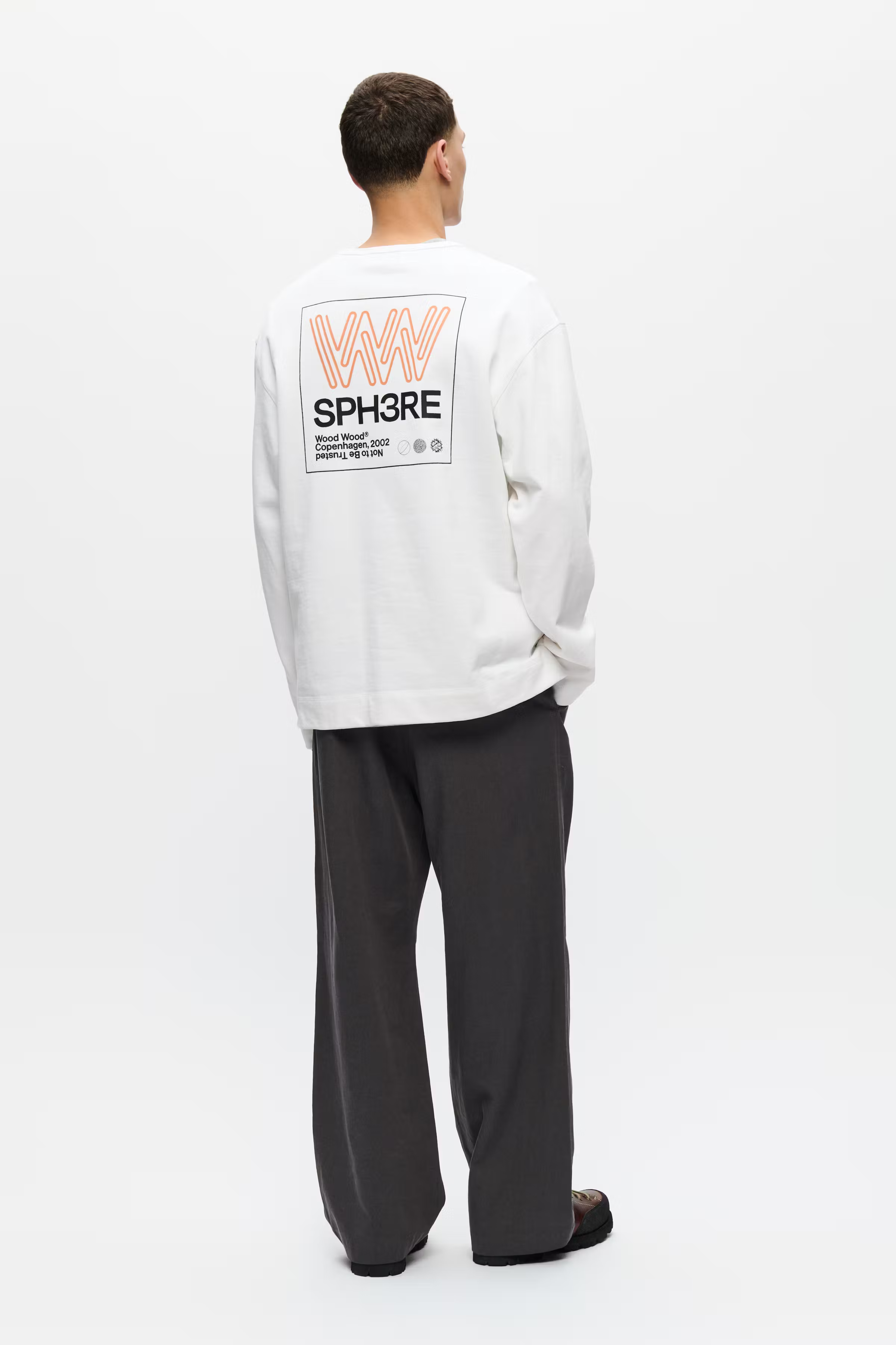 WWRyan Sweatshirt LOOKBOOK BACK 30251563-110601