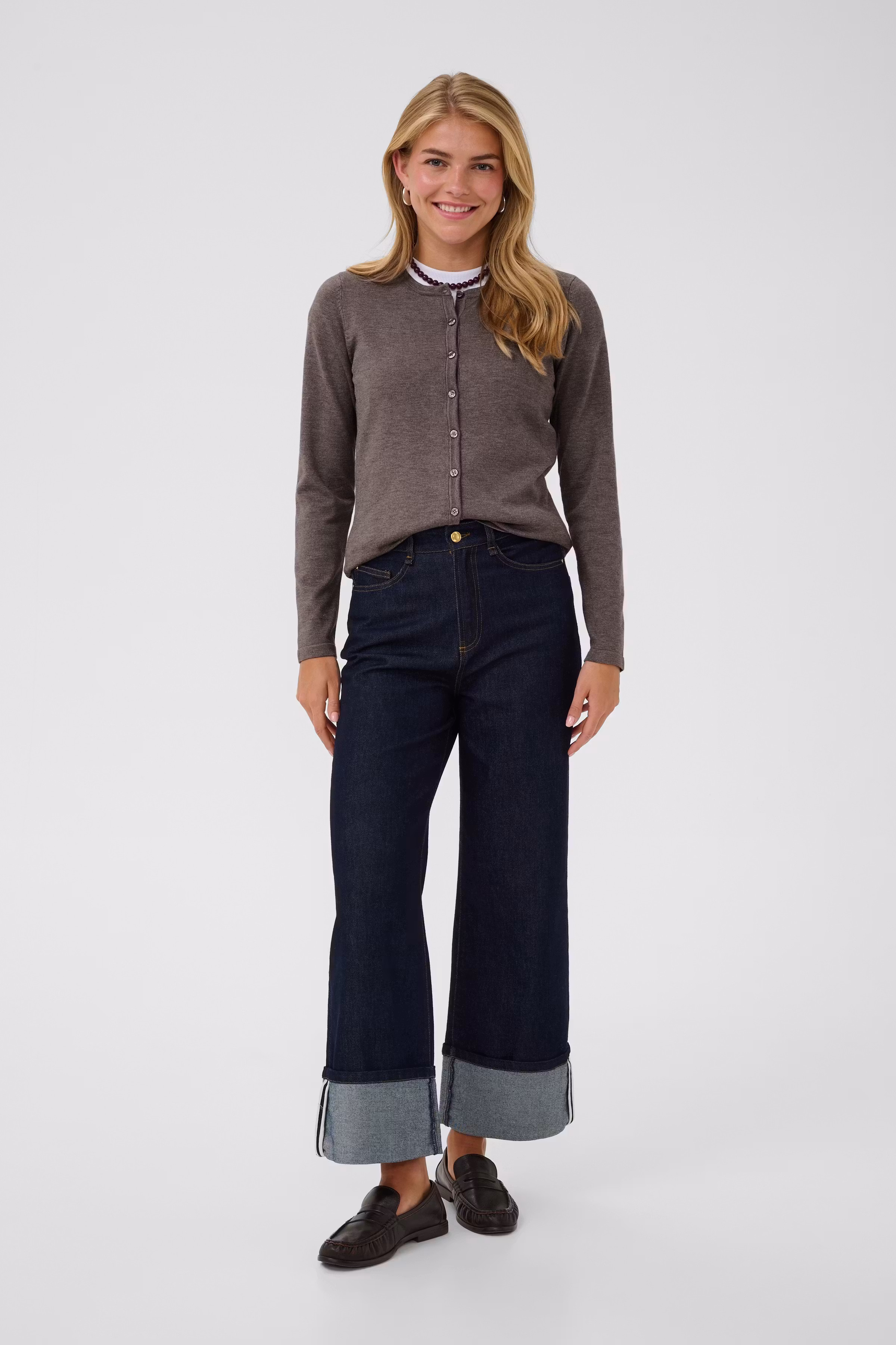MilaSZ R-Neck Cardigan LOOKBOOK FRONT 30500005-1914301