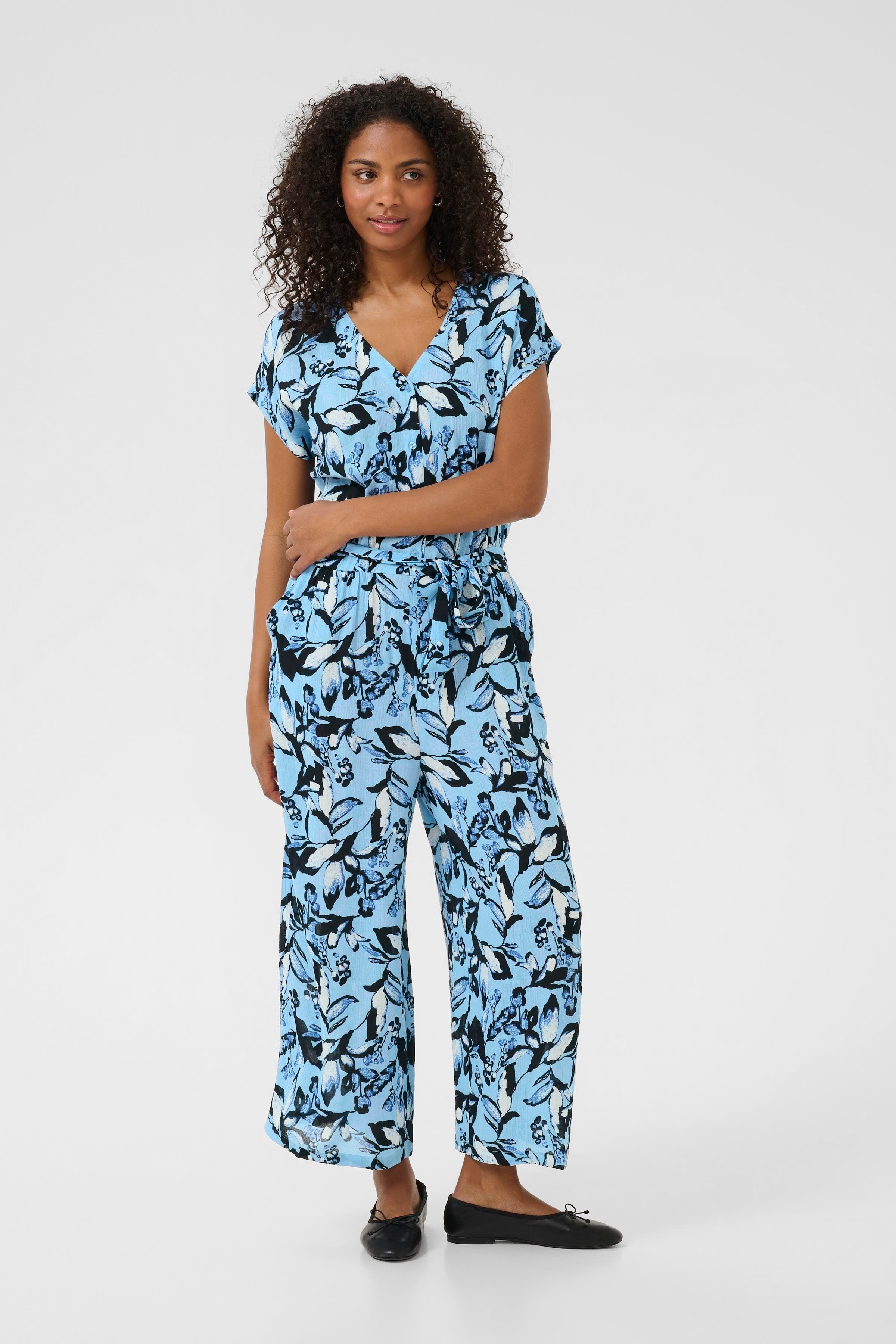 KAmille Overall LOOKBOOK FRONT 10552230-107938
