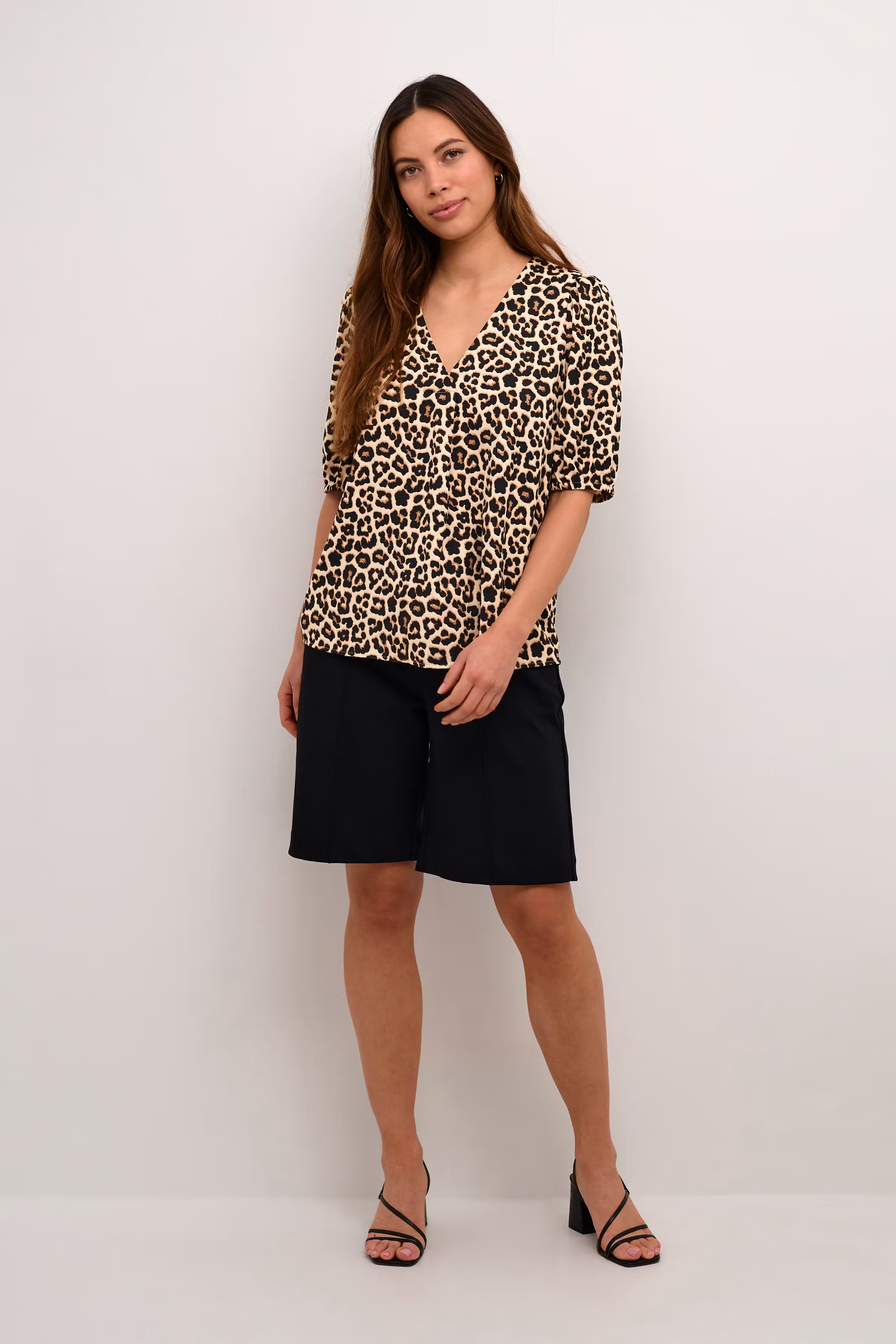 CUbesti Leopard blouse LOOKBOOK FRONT 50111179-106249
