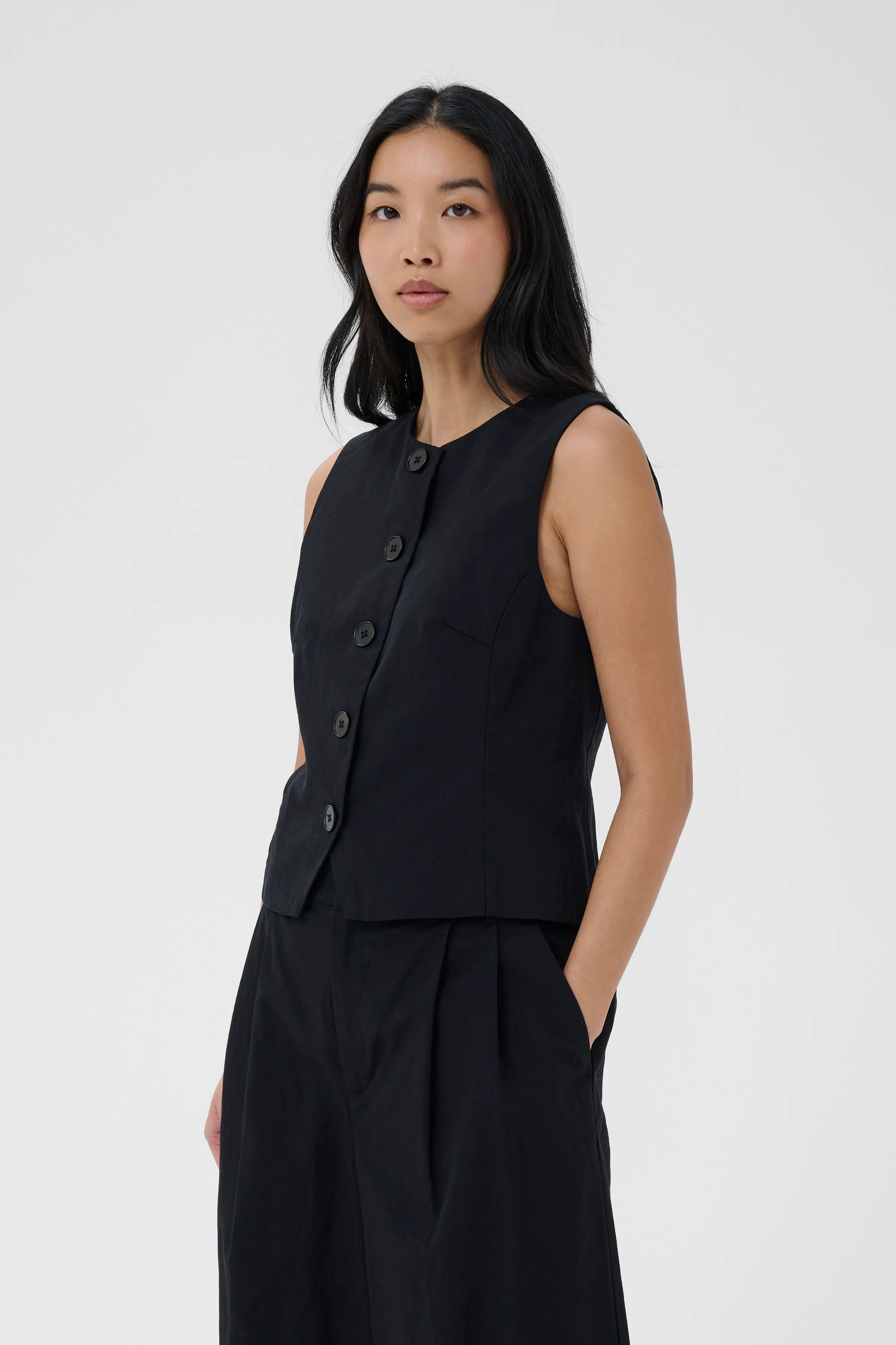 BenittaPW Väst LOOKBOOK FRONT 30310511-194008