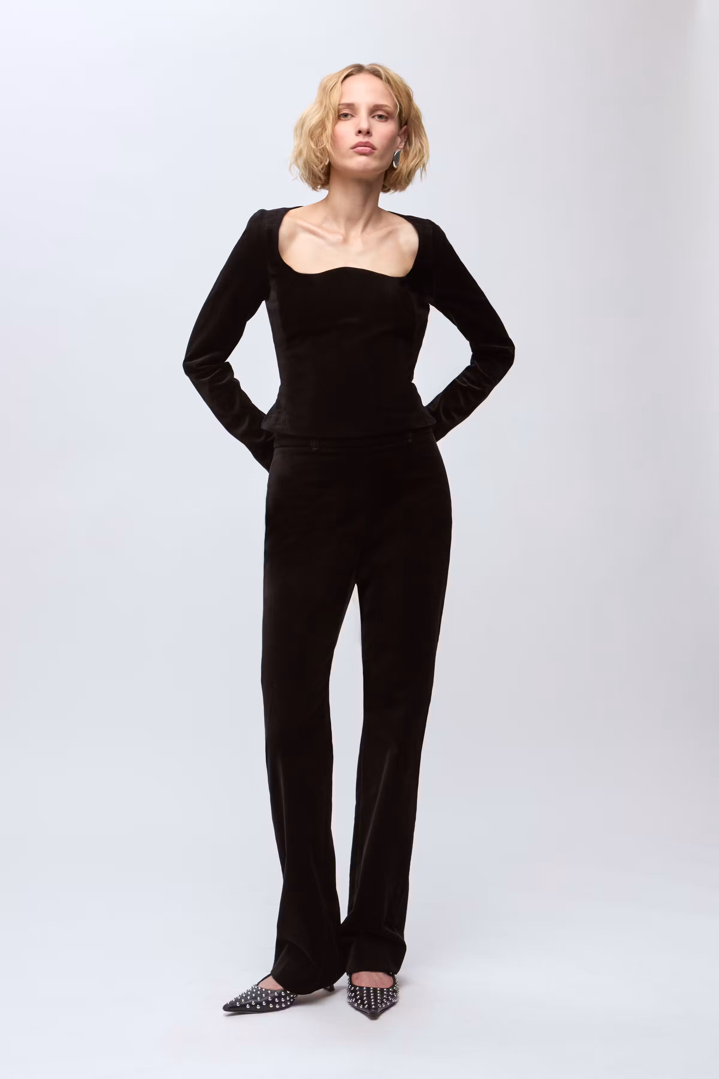 IOPrune Trousers LOOKBOOK FRONT 30600135-BK999