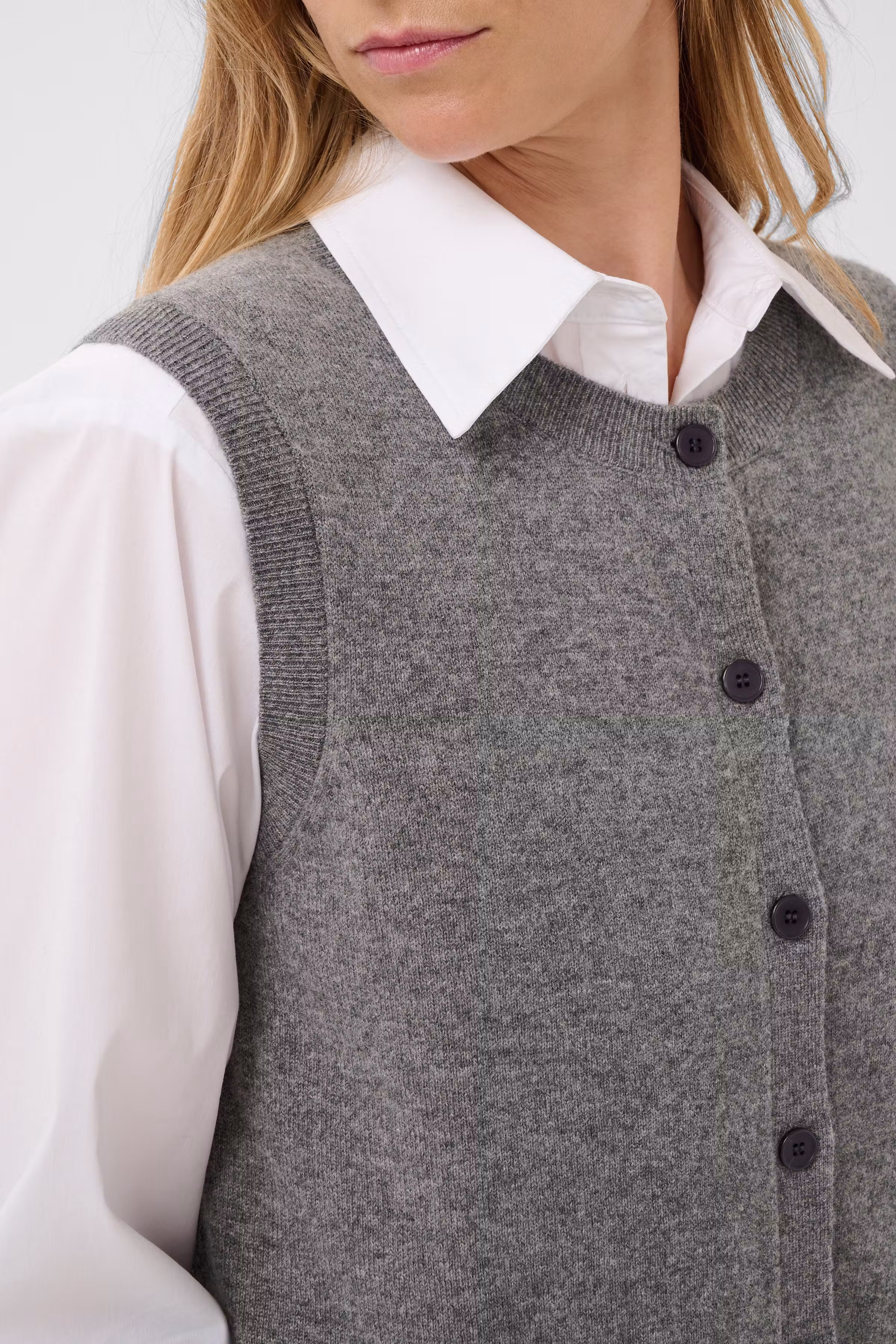 CaniaPW Vest LOOKBOOK DETAIL 30310872-1802011