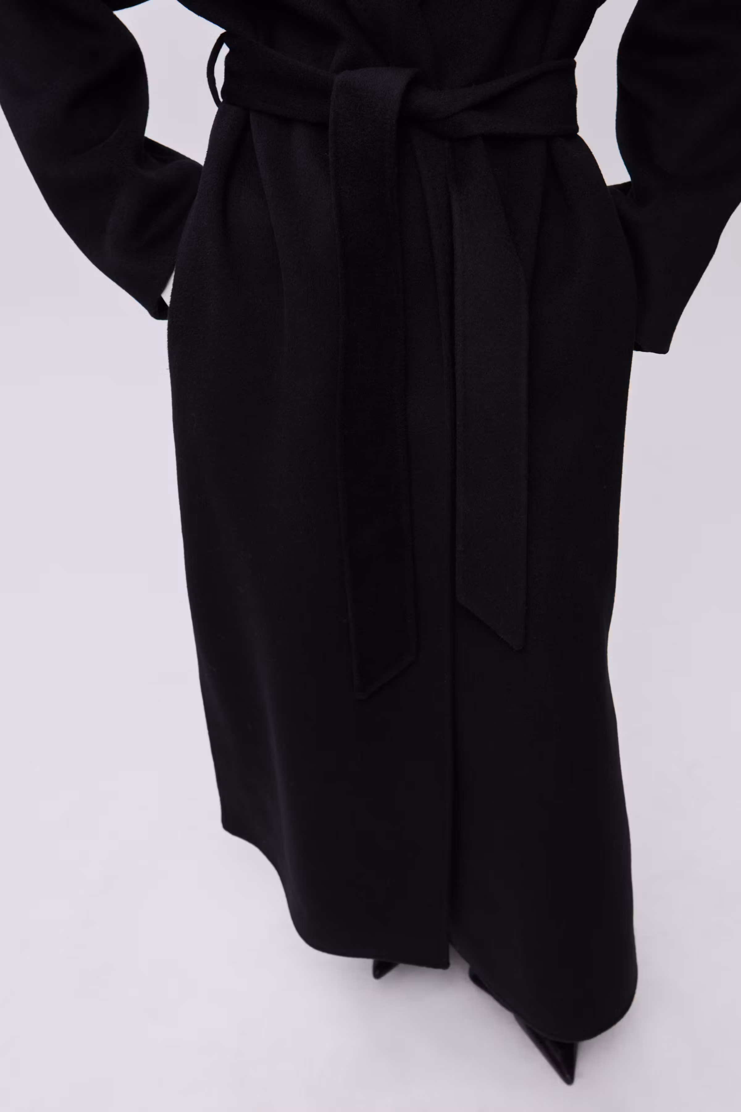 IOCelia Mantel LOOKBOOK DETAIL 30600090-BK999