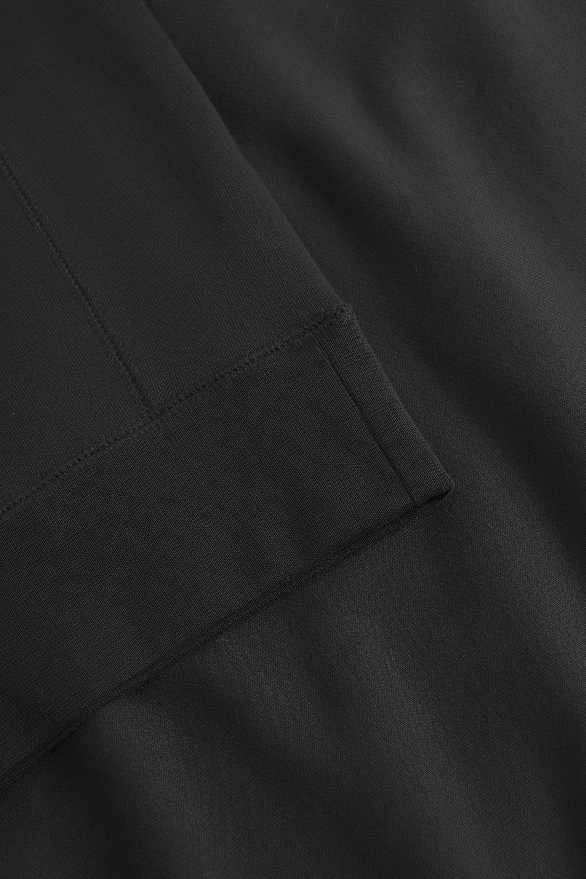 WWHester Sweatshirt PACK DETAIL 30251466-193911