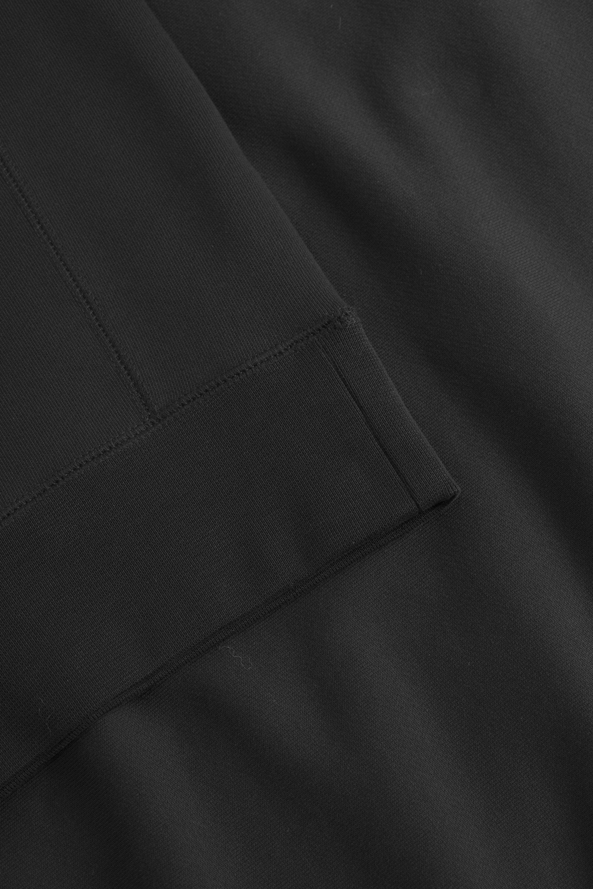 WWHester Sweatshirt PACK DETAIL 30251466-193911