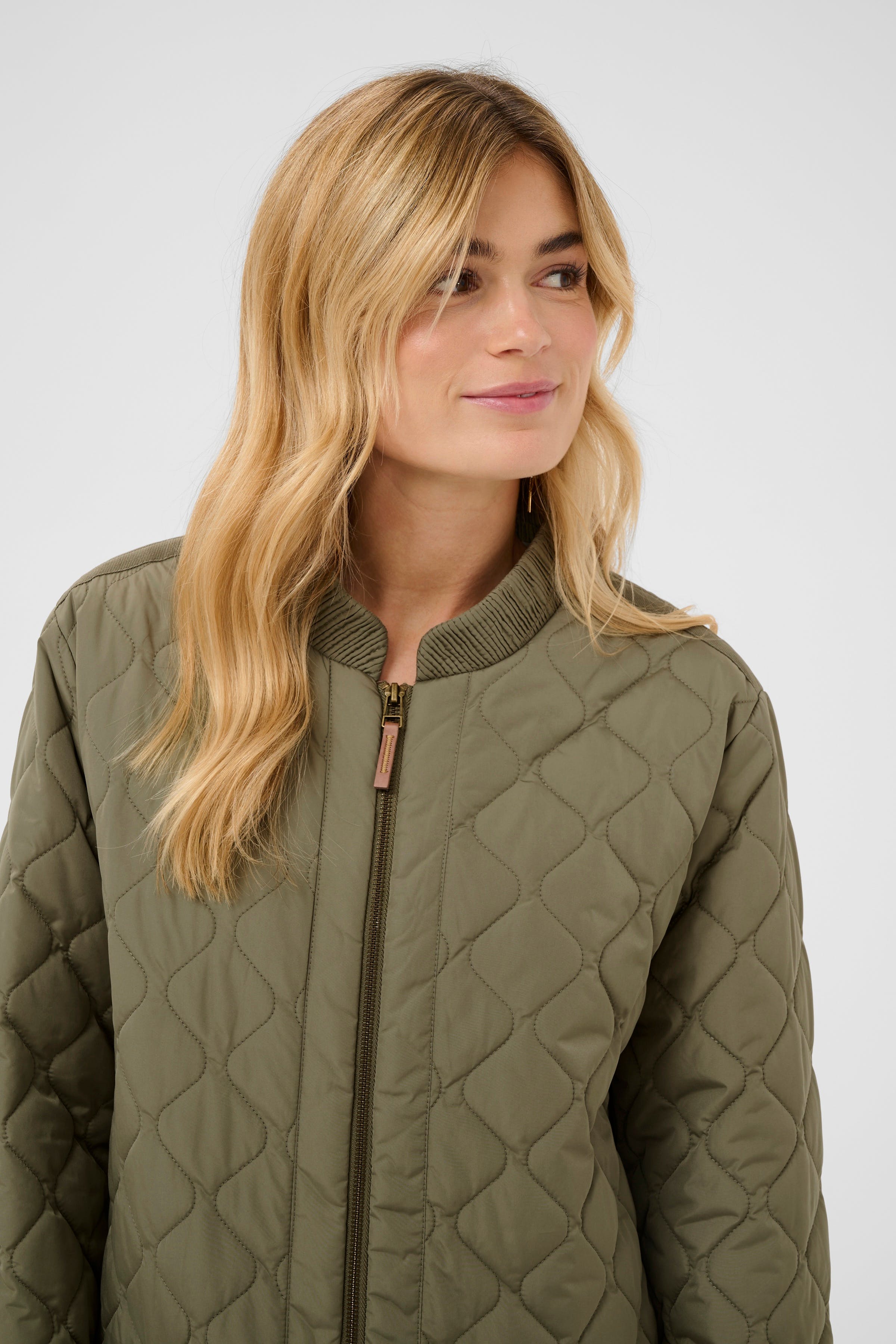 ArwenCR Outerwear LOOKBOOK DETAIL 10606580-190510